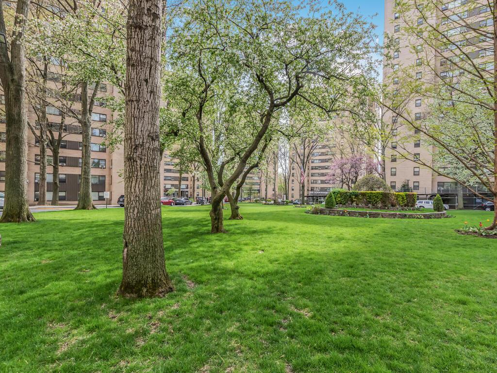 #18 photo, 6 Fordham Hill Oval, ブロンクス区 Bronx , NY 10468