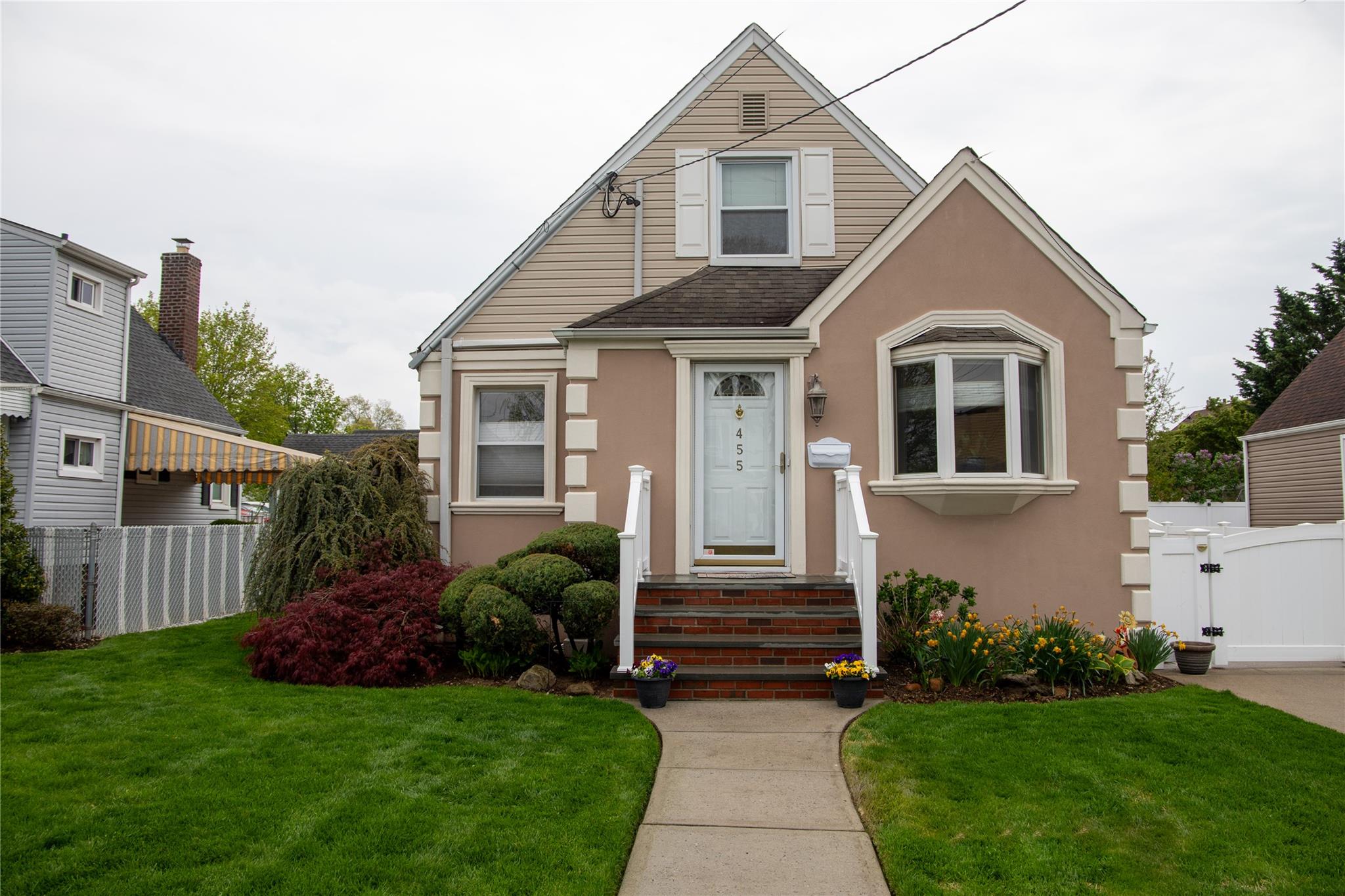 #1 photo, 455 Jackson Avenue, Mineola , NY 11501