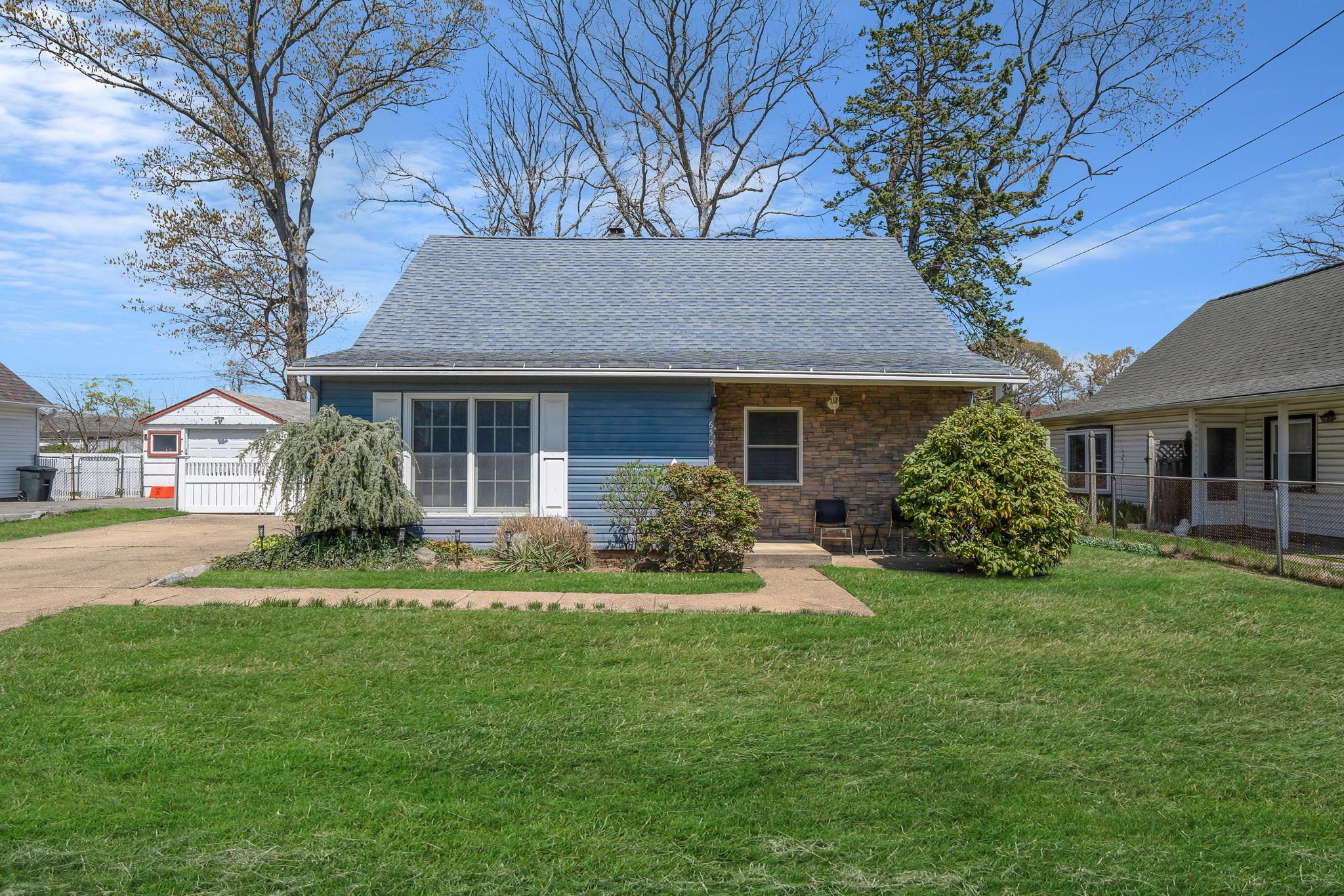 #1 photo, 639 Robin Court, West Hempstead , NY 11552