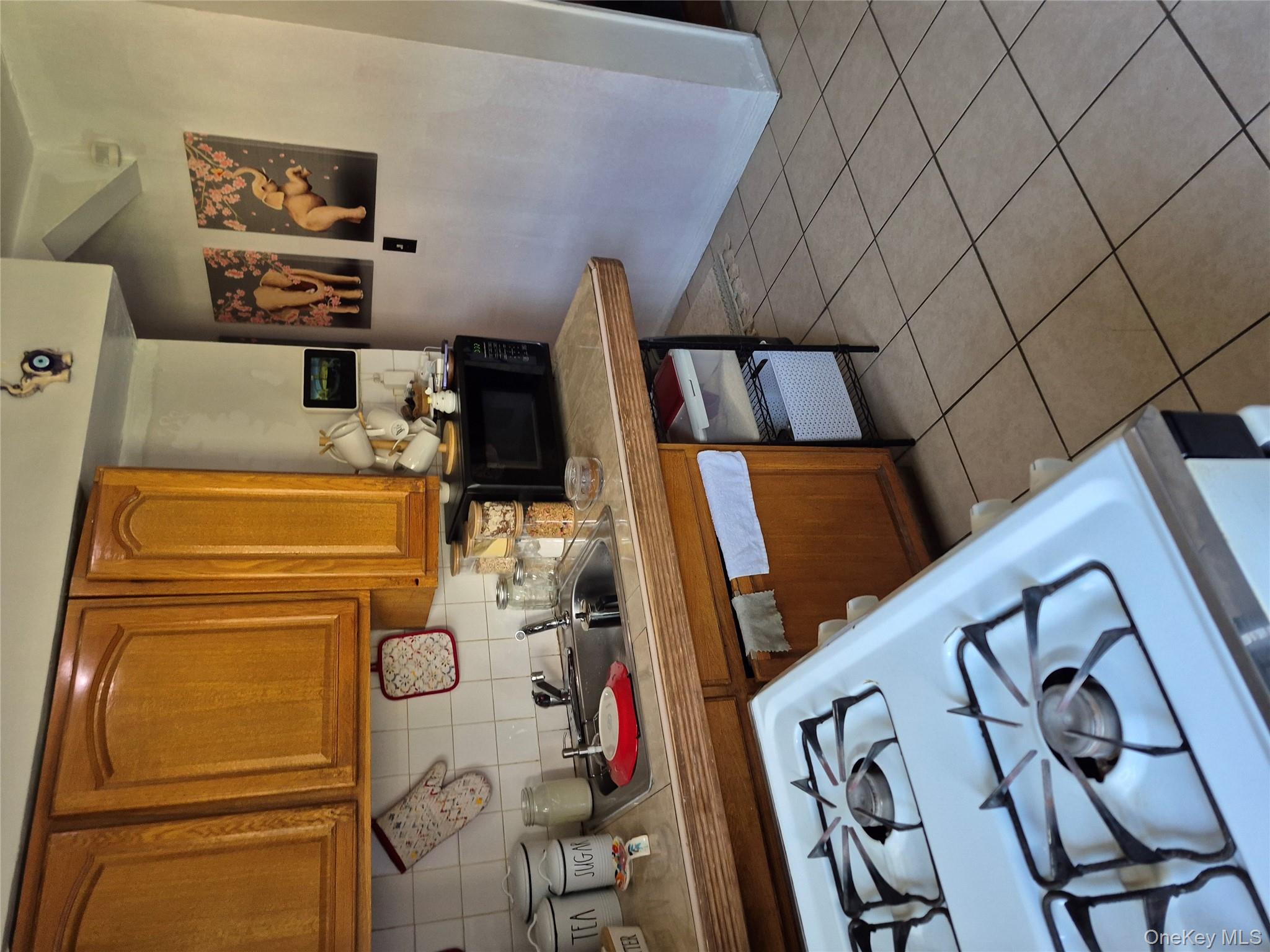 #3 photo, 3238 Tenbroeck Avenue, Bronx , NY 10469