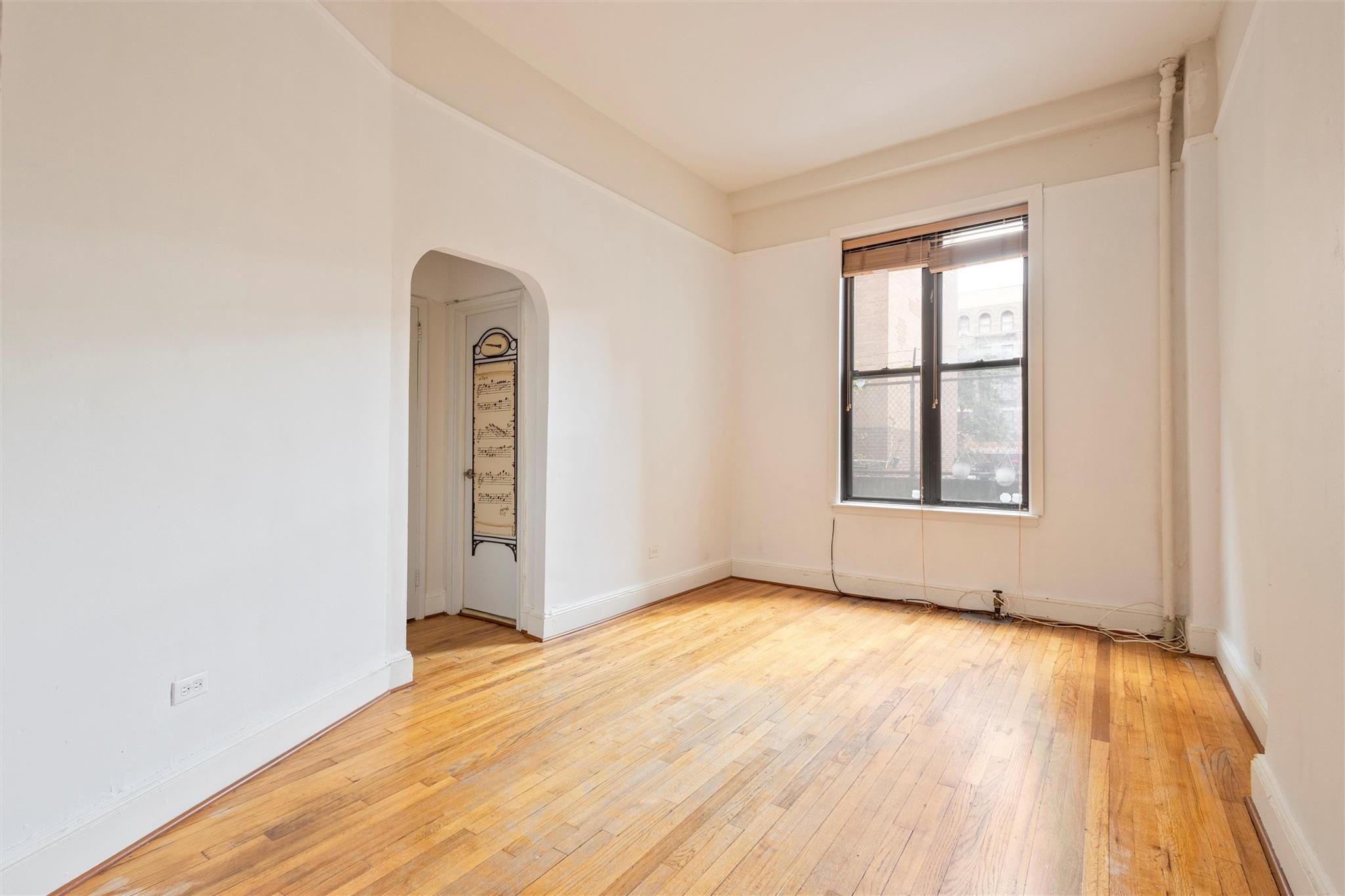 #4 photo, 135-137 W 115th Street, New York (Manhattan) , NY 10026