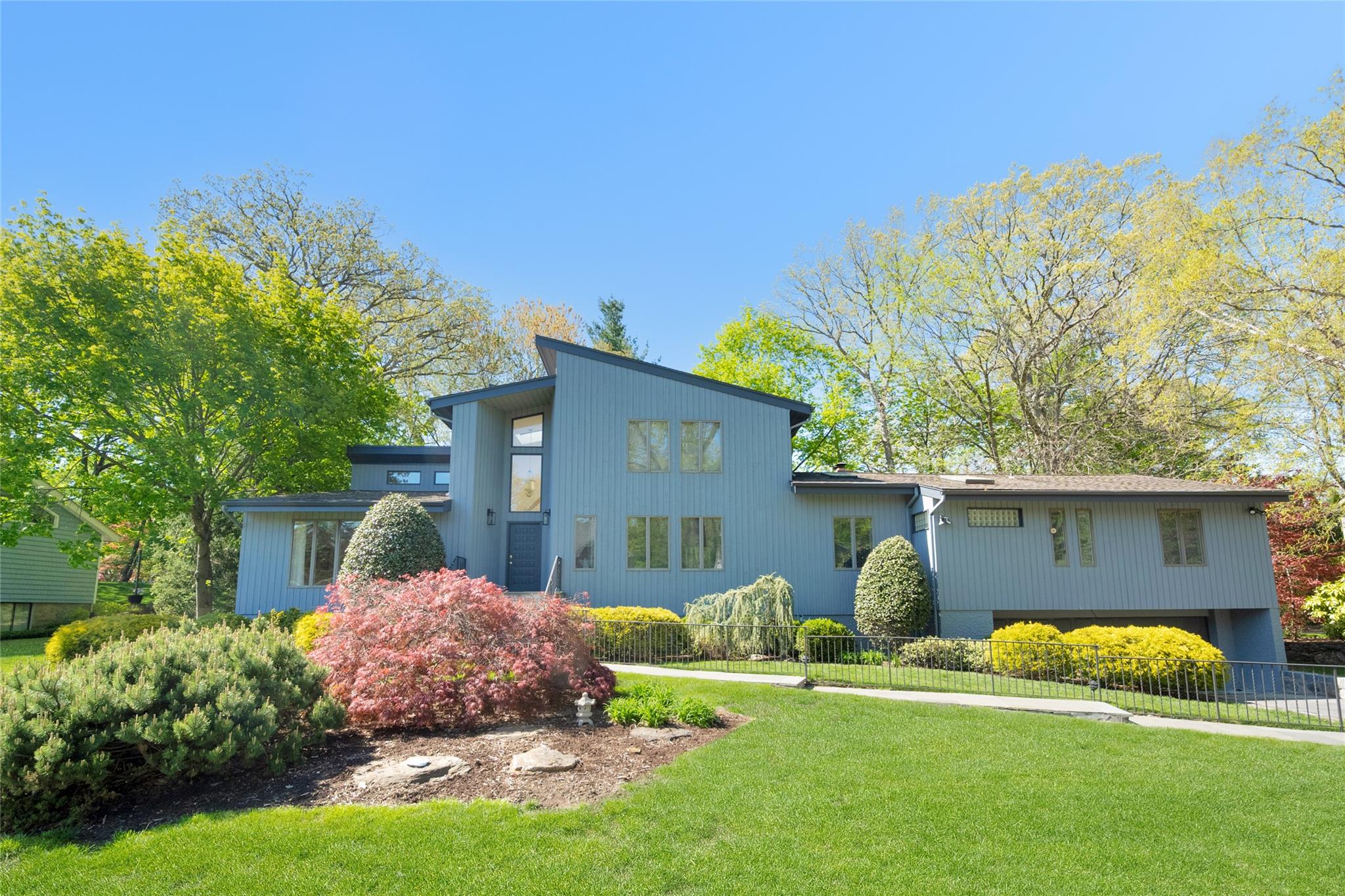 #1 photo, 155 Barton Road, White Plains , NY 10605