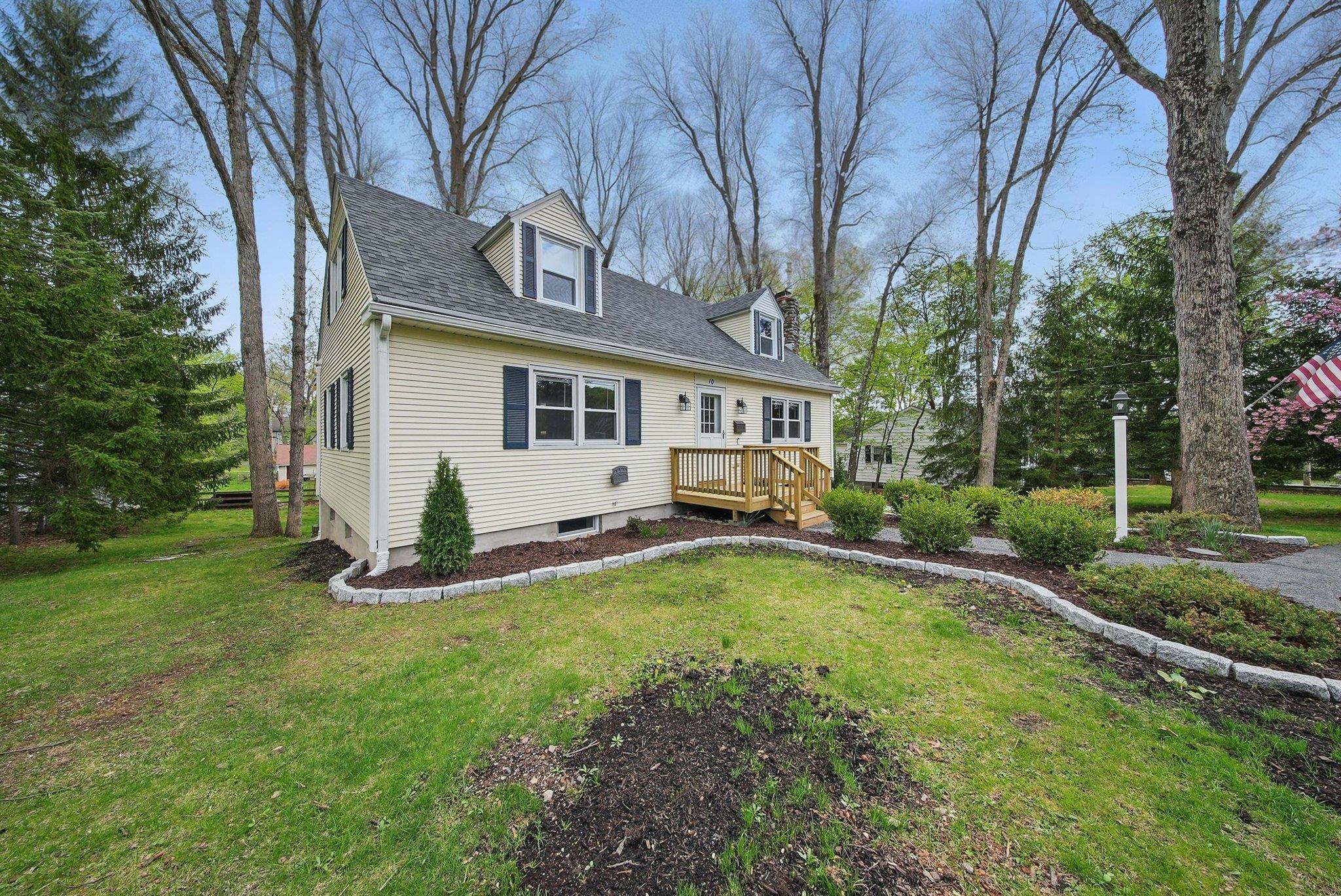 #1 photo, 10 Crescent Avenue, Warwick , NY 10990