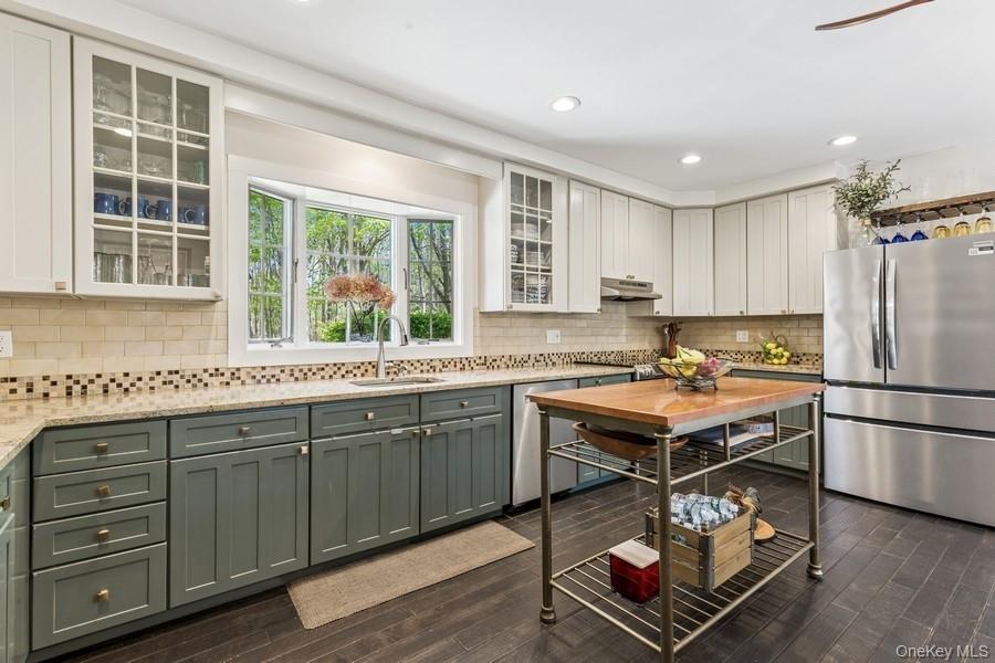 #18 photo, 3320 Oregon Road, Mattituck , NY 11952