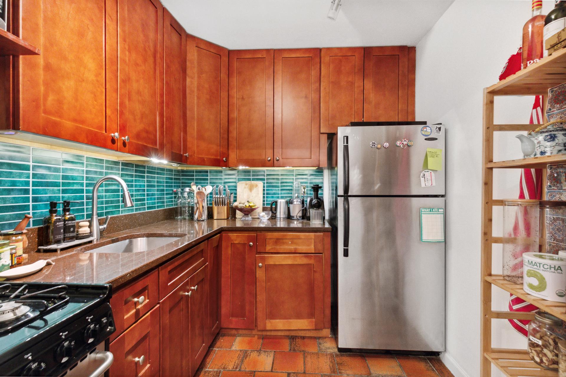 #4 photo, 305 E 24TH Street, マンハッタン Kips Bay , NY 10010