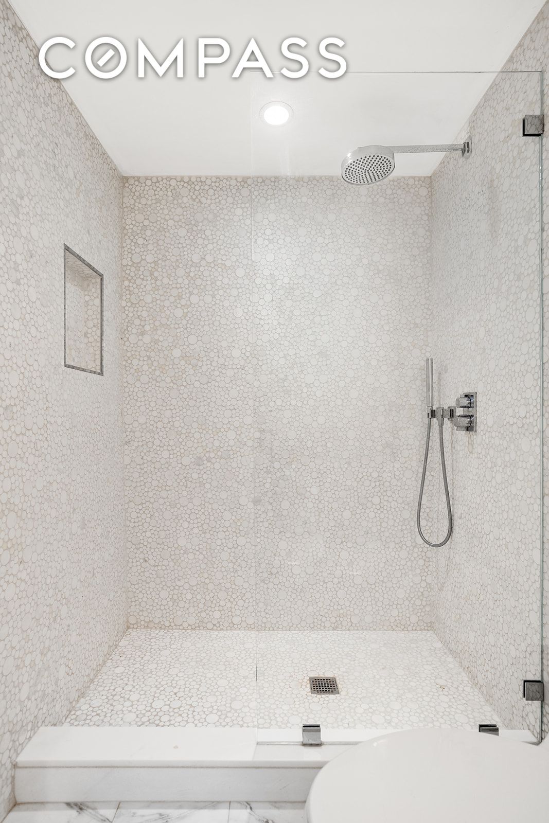 #15 photo, 125 E 12th Street, マンハッタン Greenwich Village , NY 10003