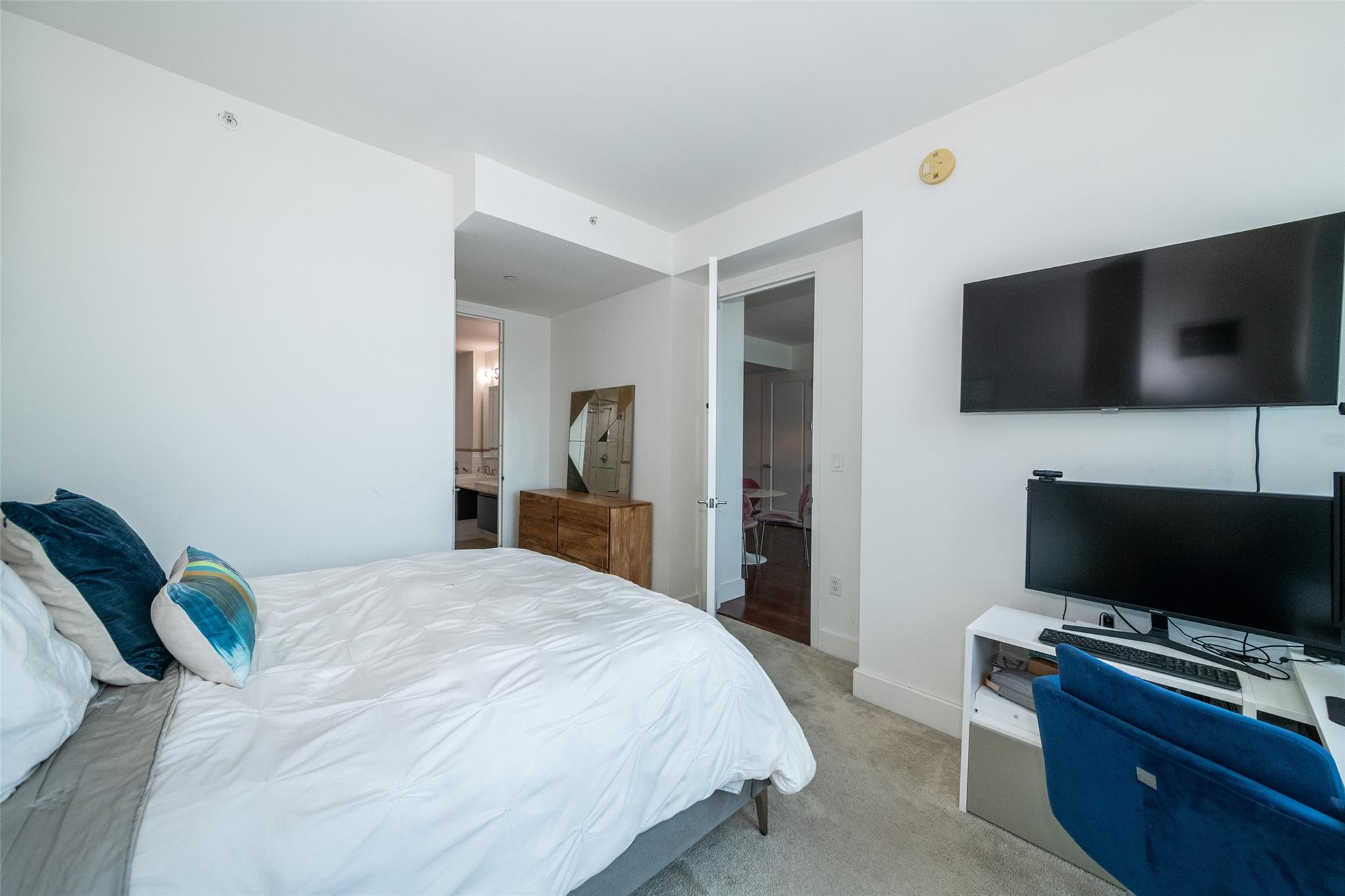 #12 photo, 175 Huguenot Street, New Rochelle , NY 10801