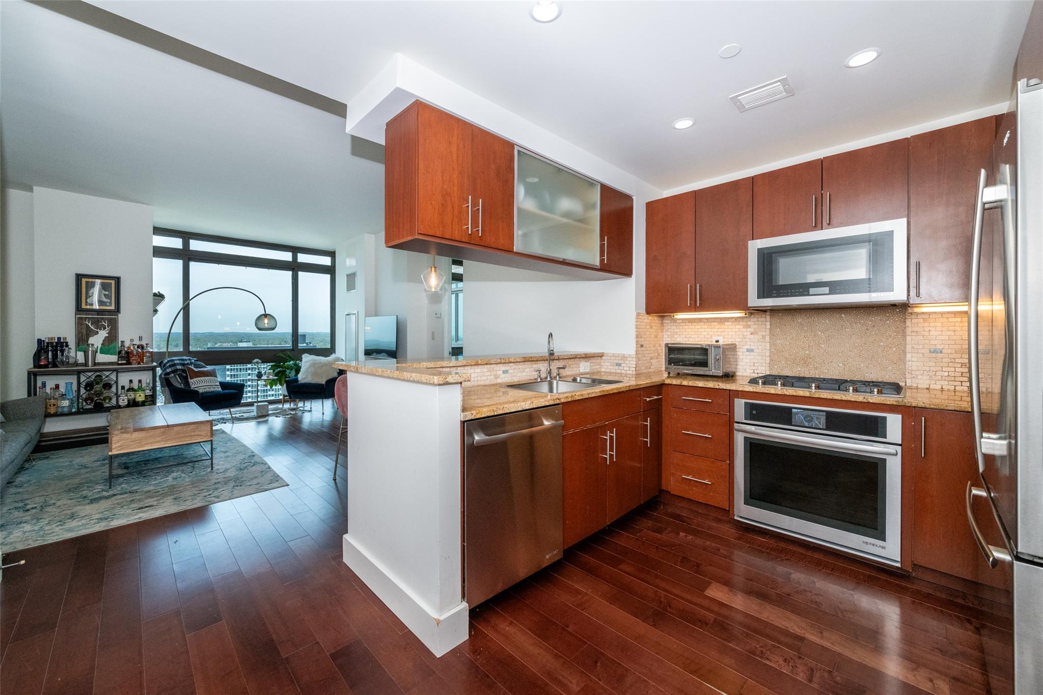 #9 photo, 175 Huguenot Street, New Rochelle , NY 10801