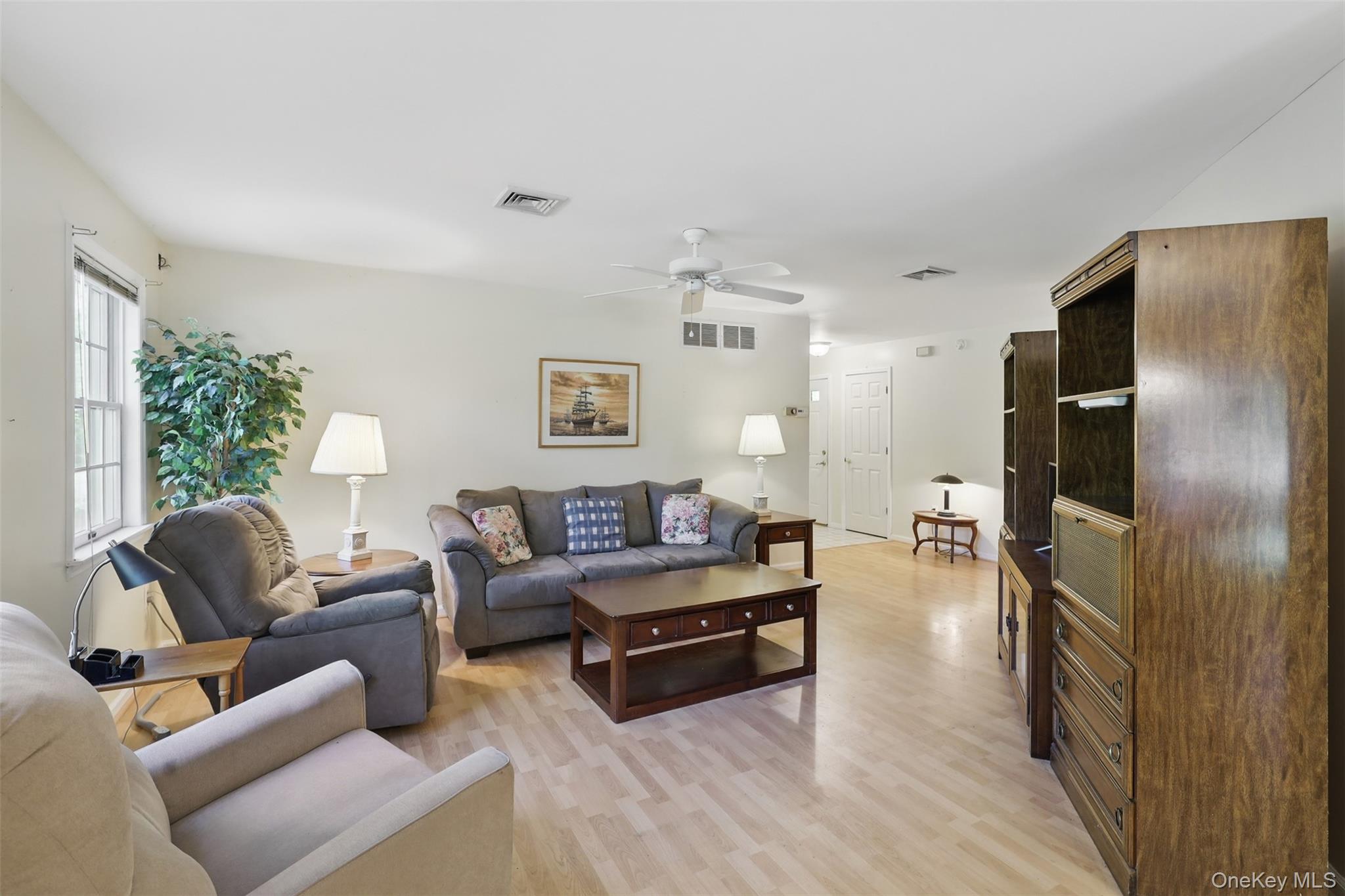 #6 photo, 21 Lamplight Street, Beacon , NY 12508