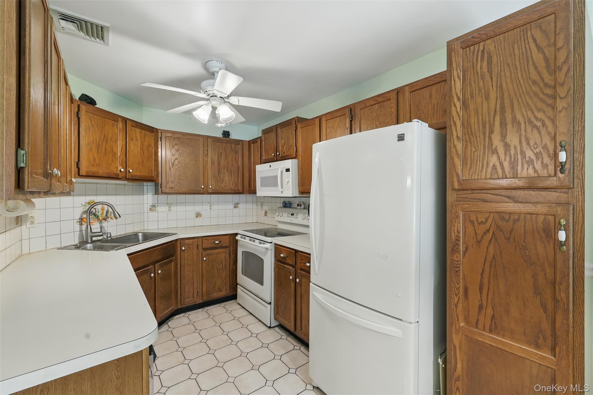 #9 photo, 21 Lamplight Street, Beacon , NY 12508