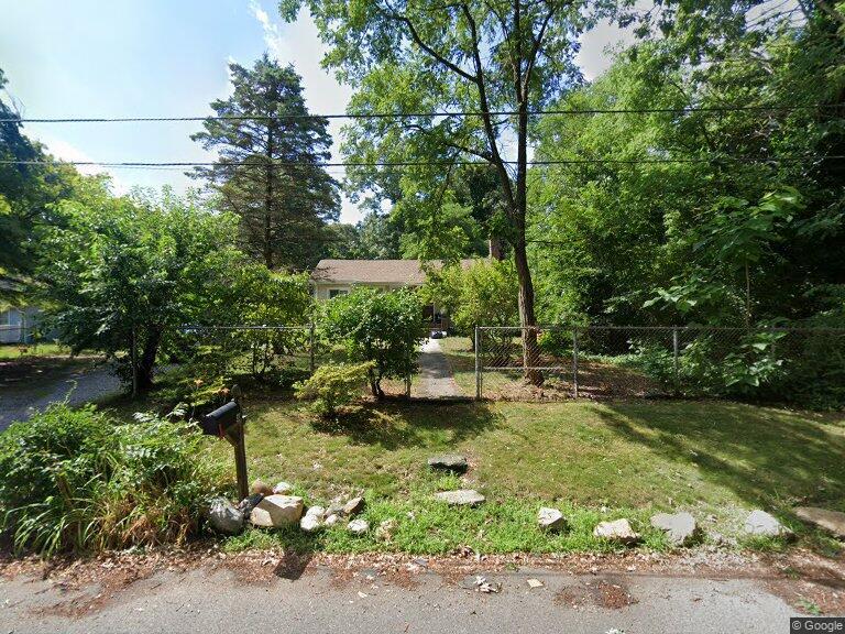 #1 photo, 8 Woodlawn Avenue, Selden , NY 11784