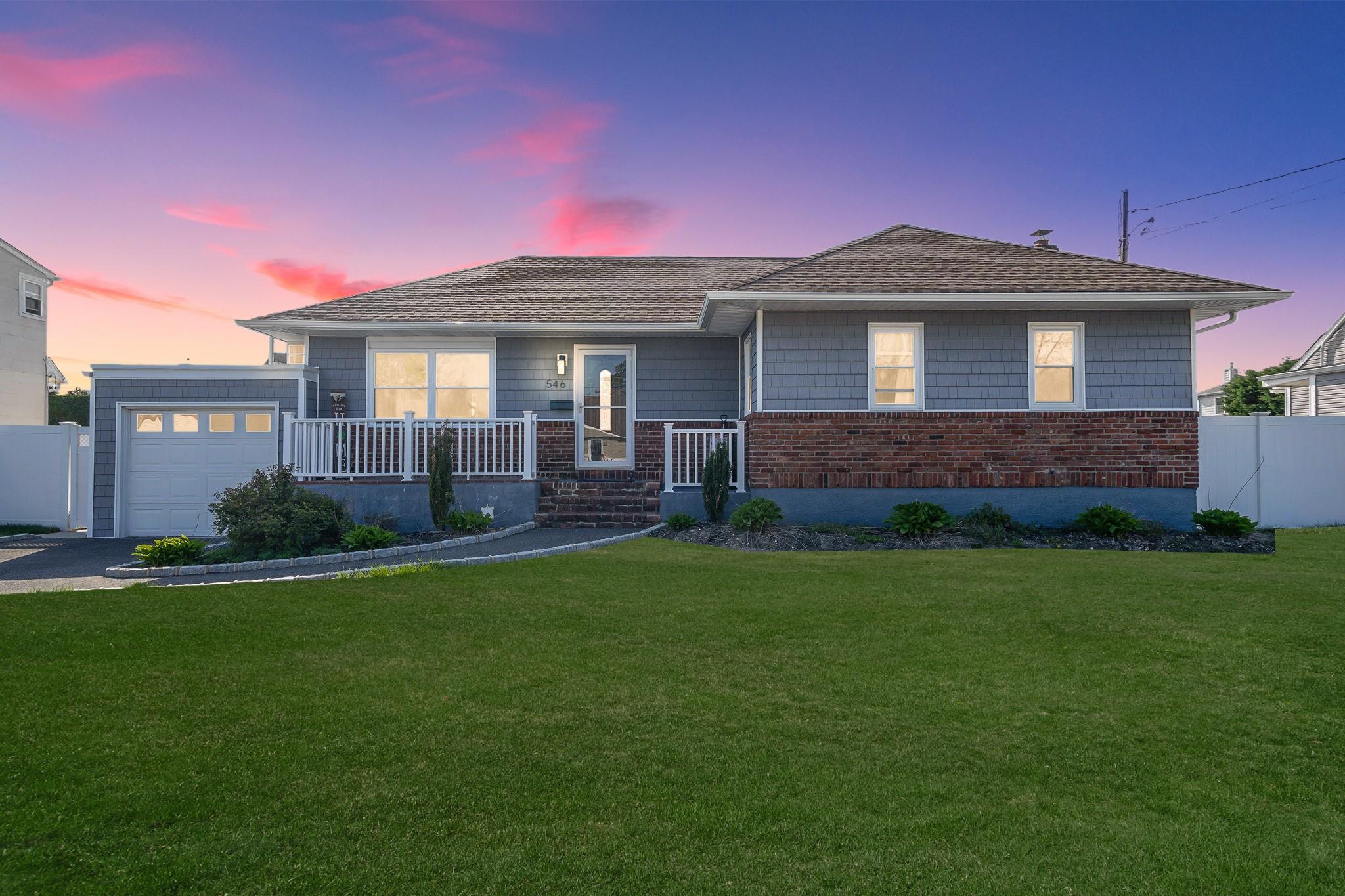 #1 photo, 546 S Chicot Avenue, West Islip , NY 11795