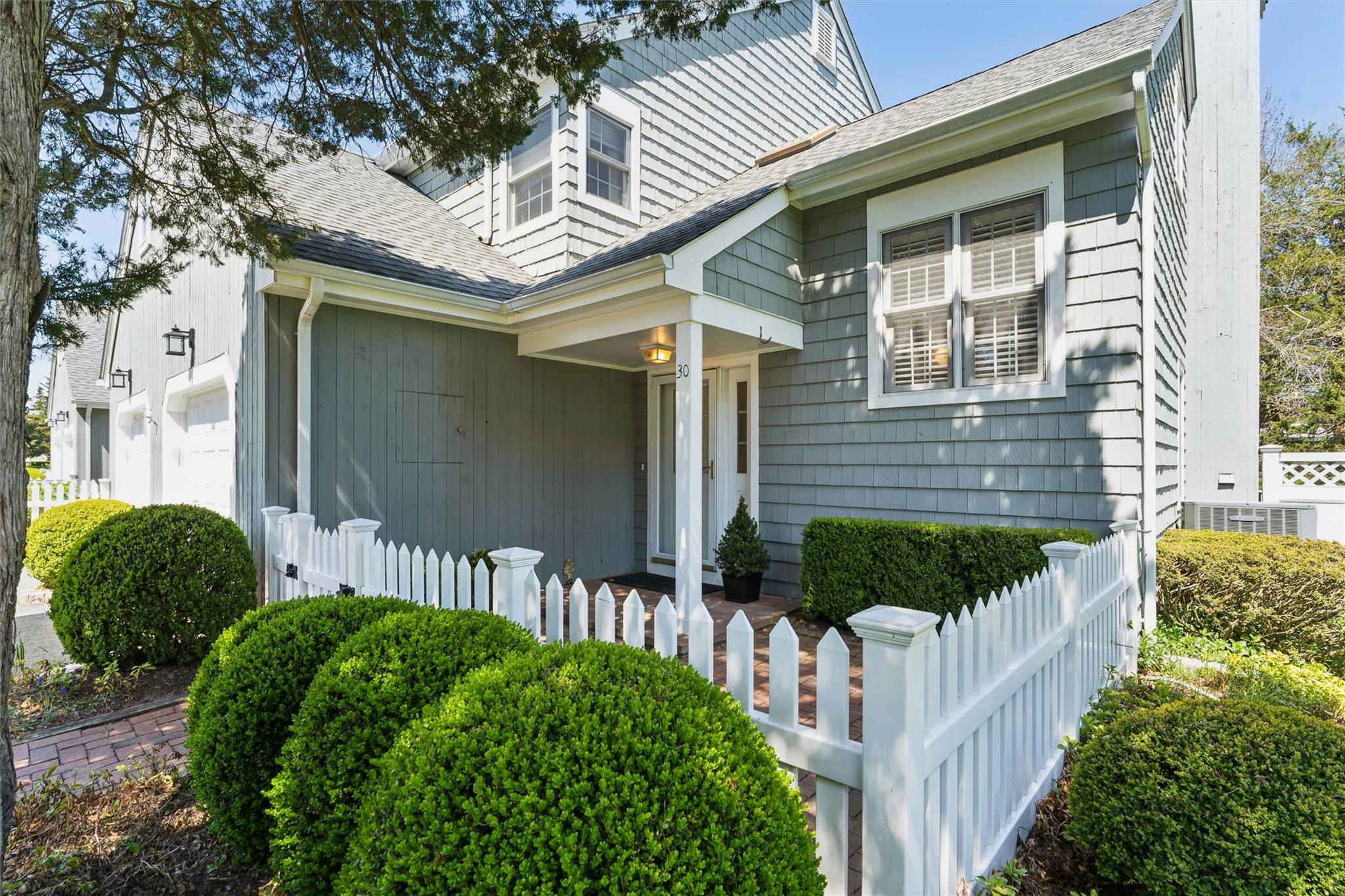 #2 photo, 30 Brittany Lane, サフォーク郡 Westhampton Beach , NY 11978