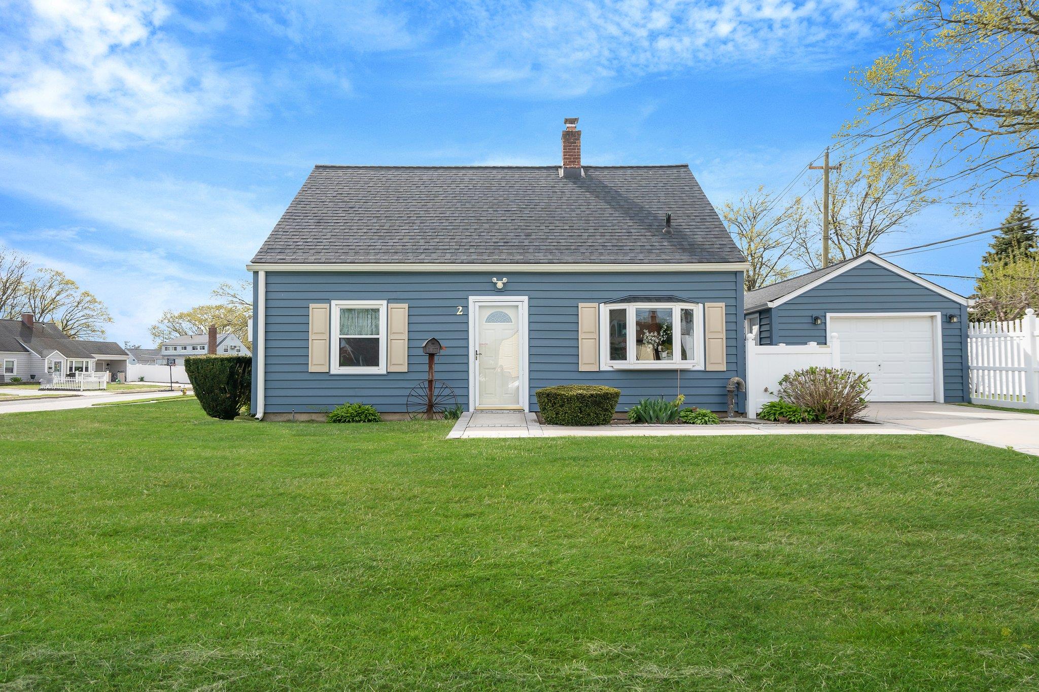 #1 photo, 2 Poppy Lane, ナッソー郡 Levittown , NY 11756