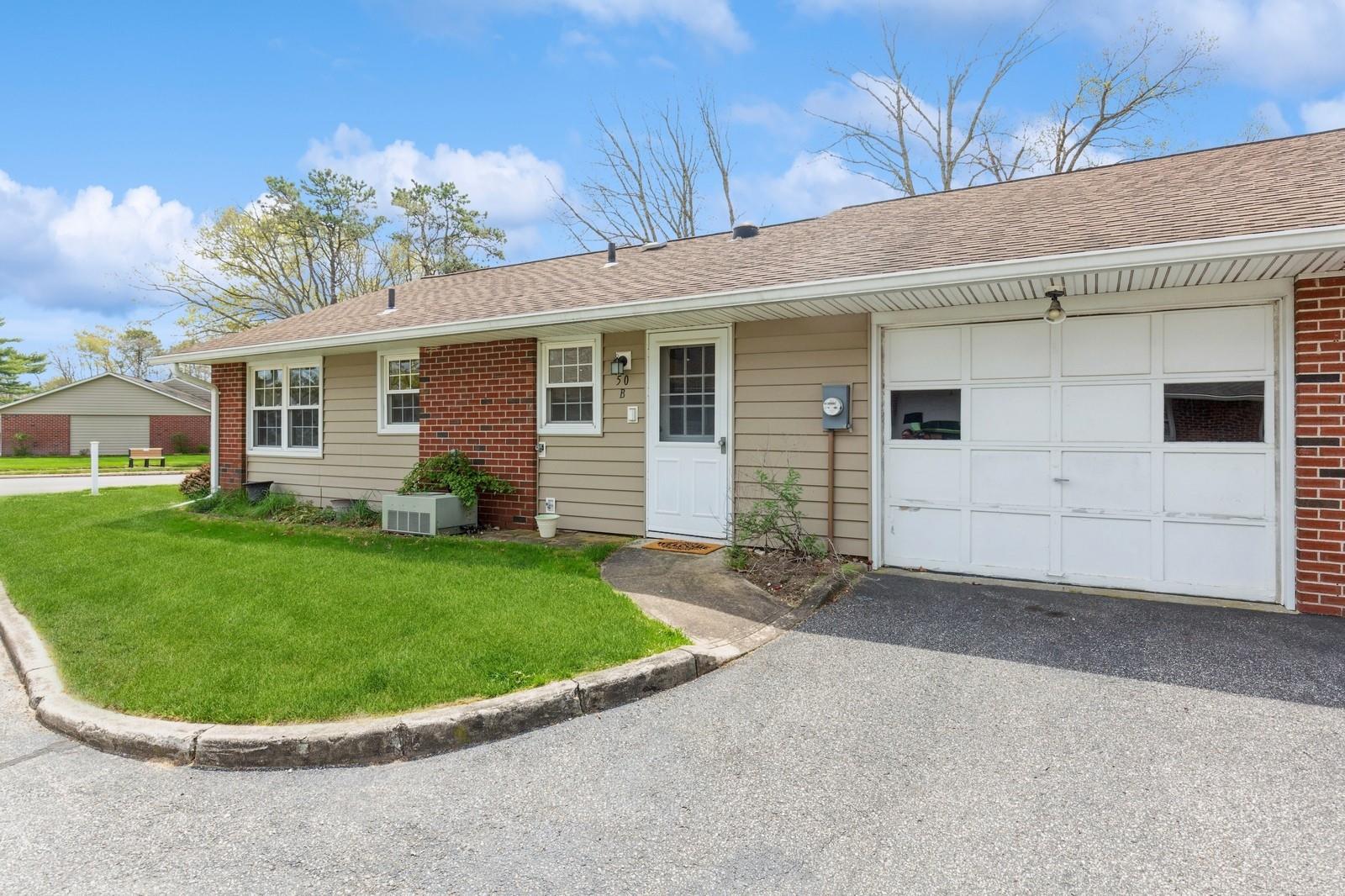 #1 photo, 50 Trent Court, سوفولك Ridge , NY 11961