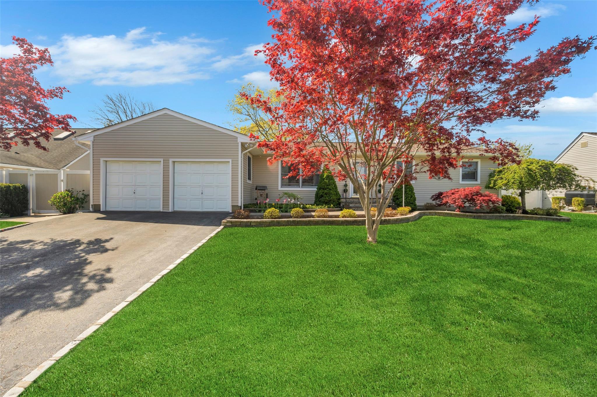 #1 photo, 7 Sunny Glenn Way, Holbrook , NY 11741