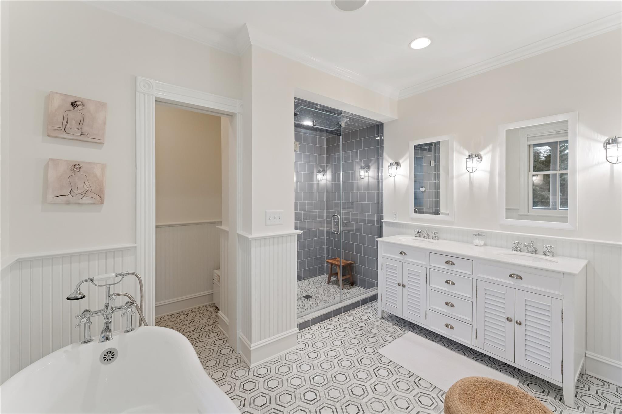 #20 photo, 127 Senix Avenue, サフォーク郡 Center Moriches , NY 11934