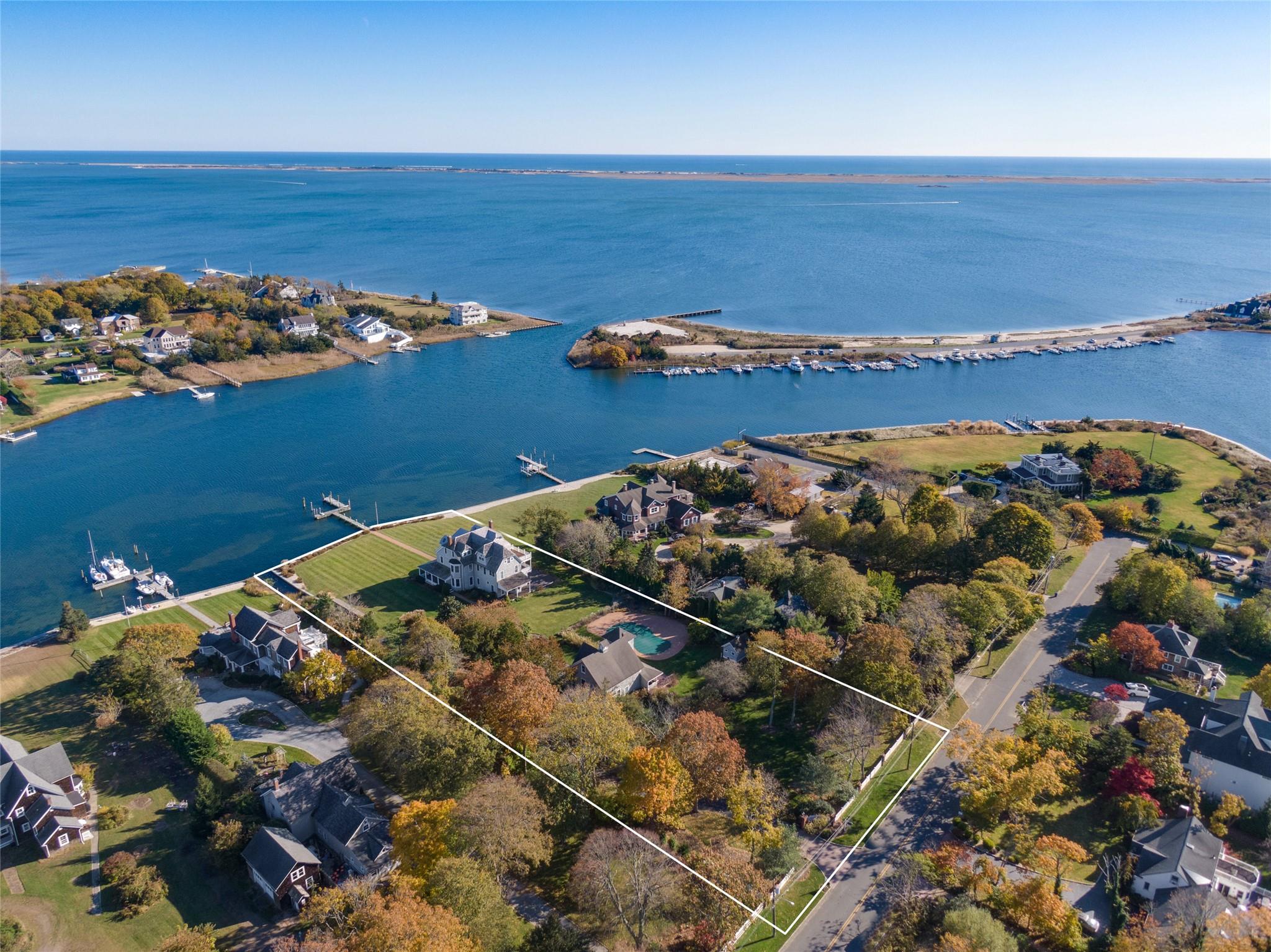 #3 photo, 127 Senix Avenue, サフォーク郡 Center Moriches , NY 11934