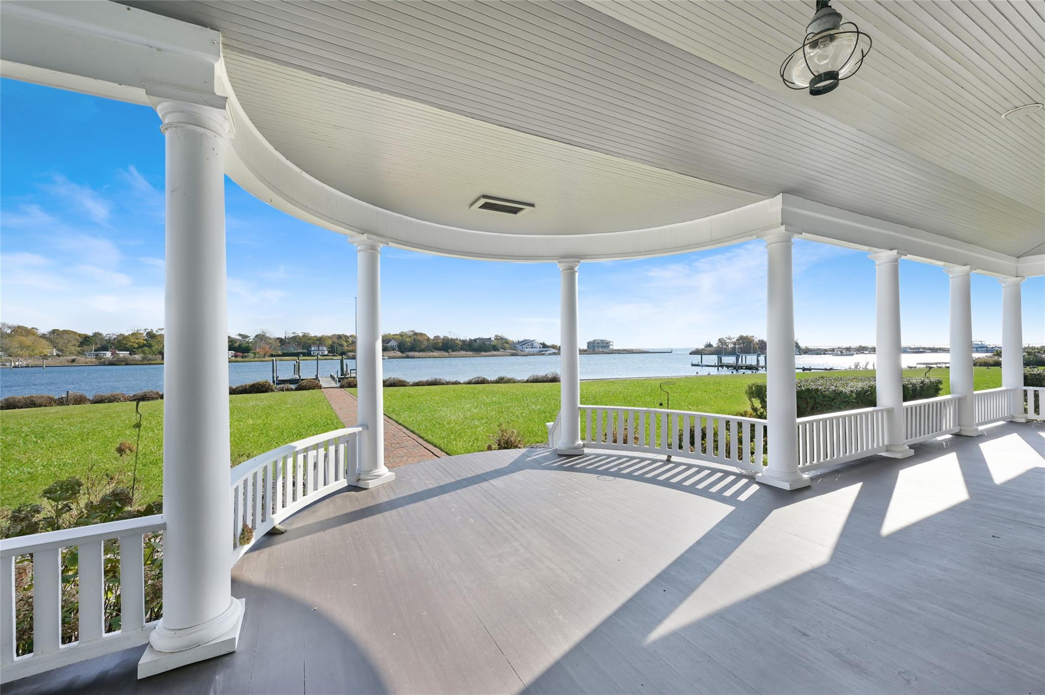 #4 photo, 127 Senix Avenue, サフォーク郡 Center Moriches , NY 11934