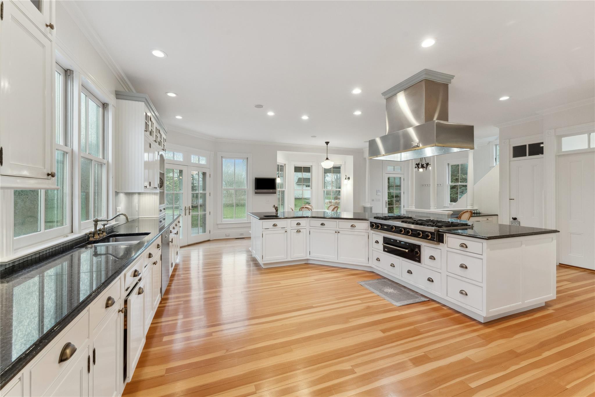 #8 photo, 127 Senix Avenue, サフォーク郡 Center Moriches , NY 11934