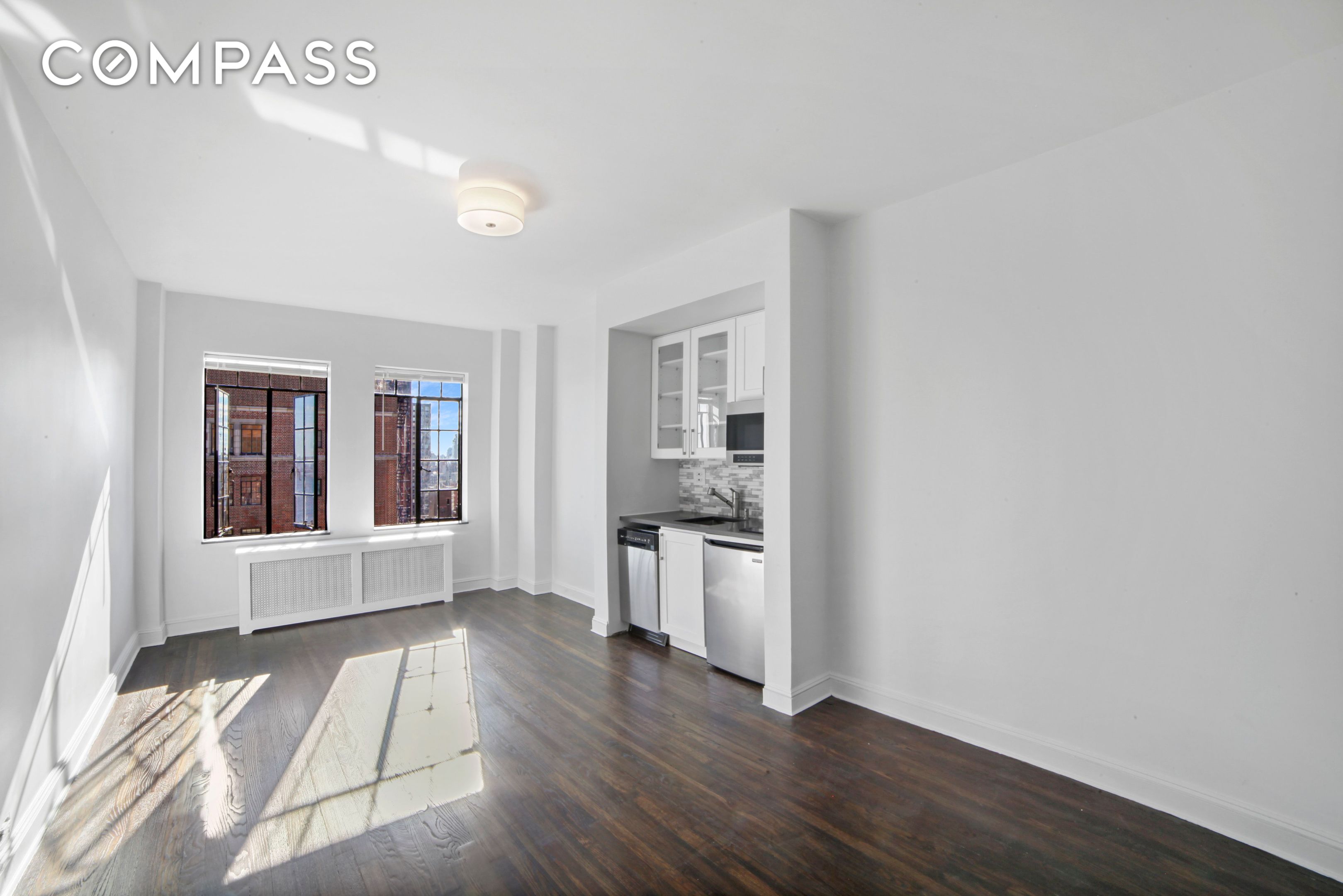 #1 photo, 45 Tudor City Place, Midtown East , NY 10017