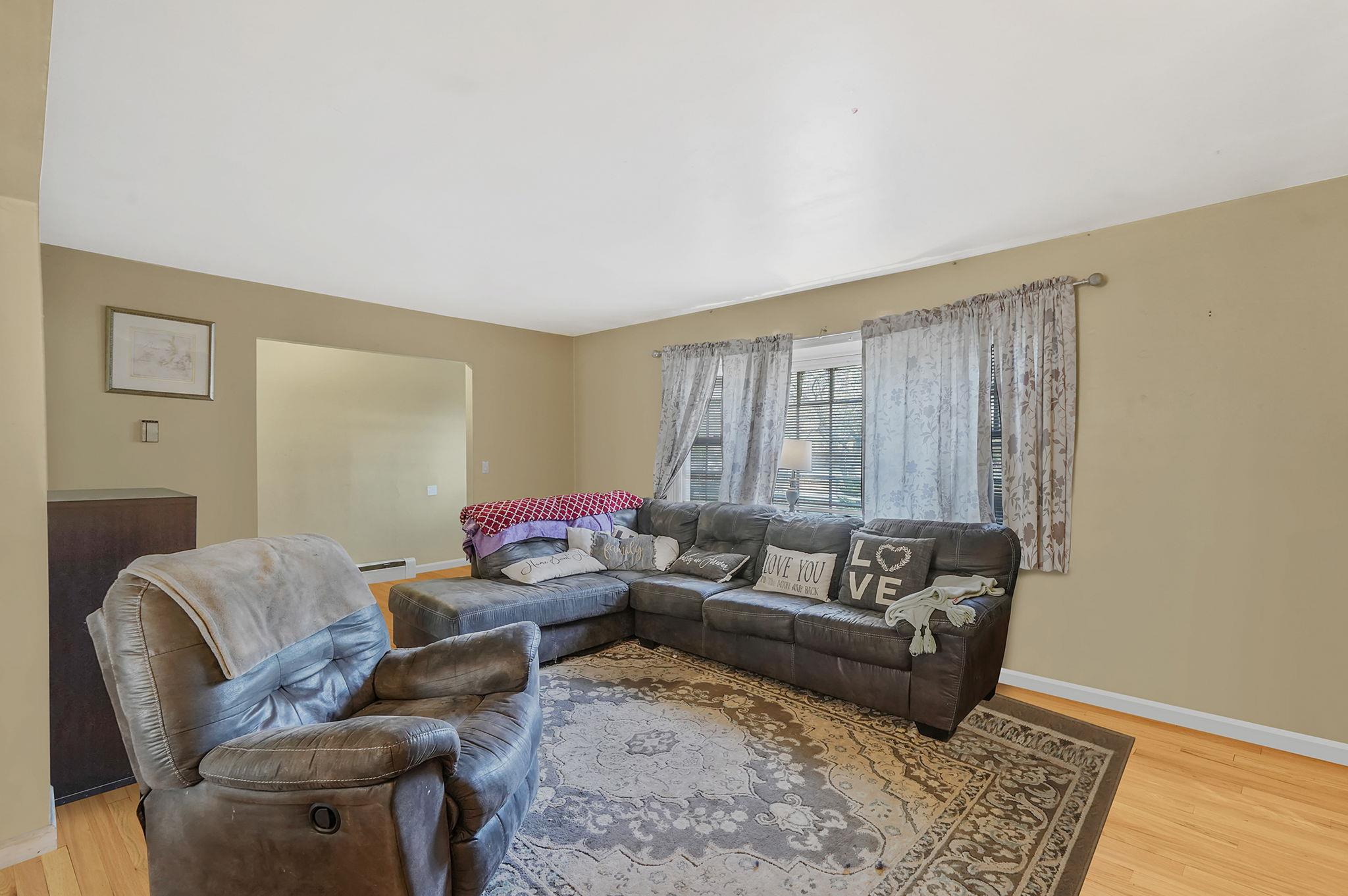 #10 photo, 210 Oakdale Bohemia Road, সাফোক কাউন্টি Bohemia , NY 11716