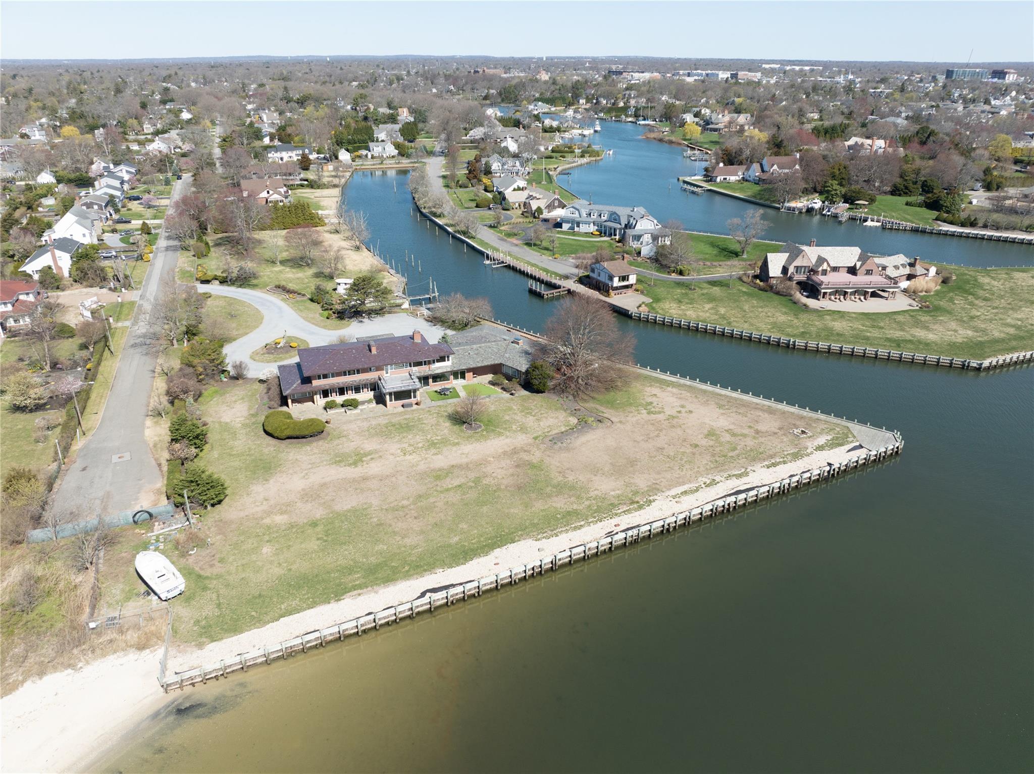 #11 photo, 101 West Lane, Bay Shore , NY 11706