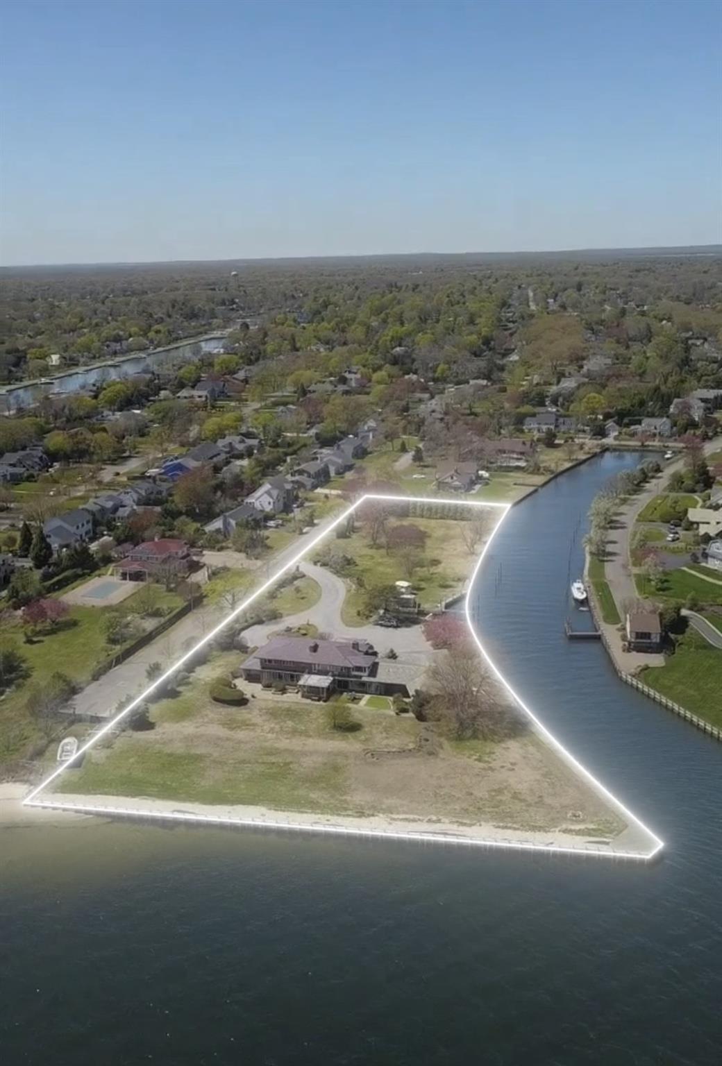 #18 photo, 101 West Lane, Bay Shore , NY 11706