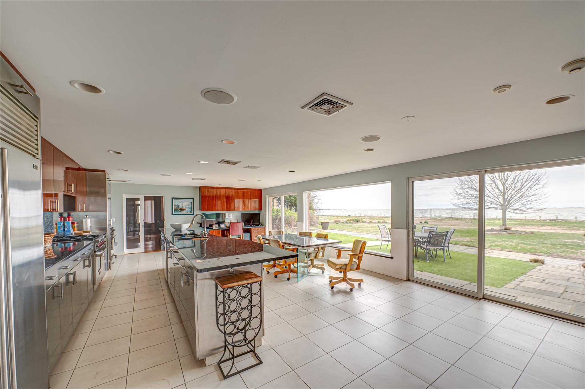 #3 photo, 101 West Lane, Bay Shore , NY 11706