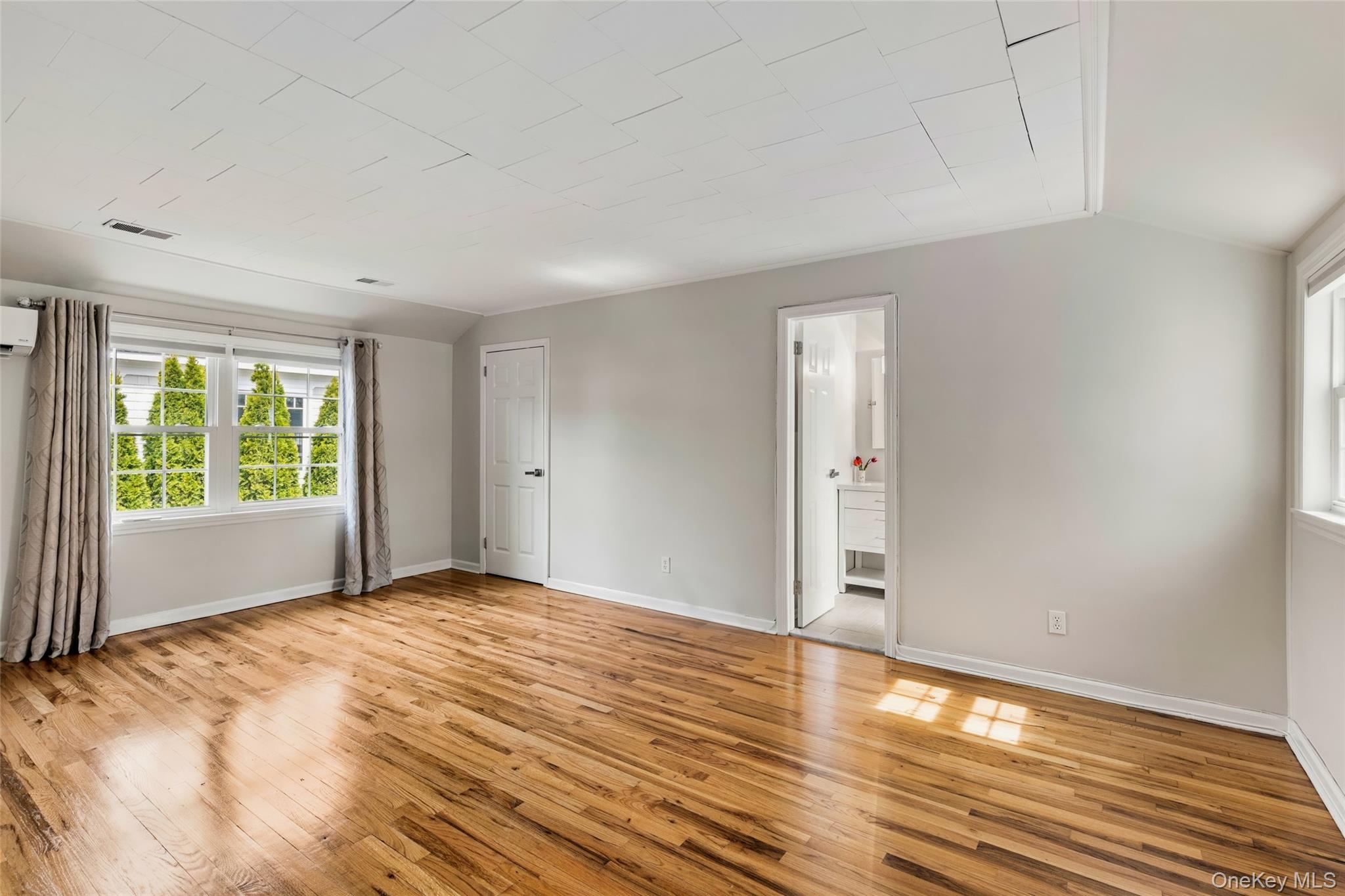 #12 photo, 373 Great River Road, サフォーク郡 Great River , NY 11739