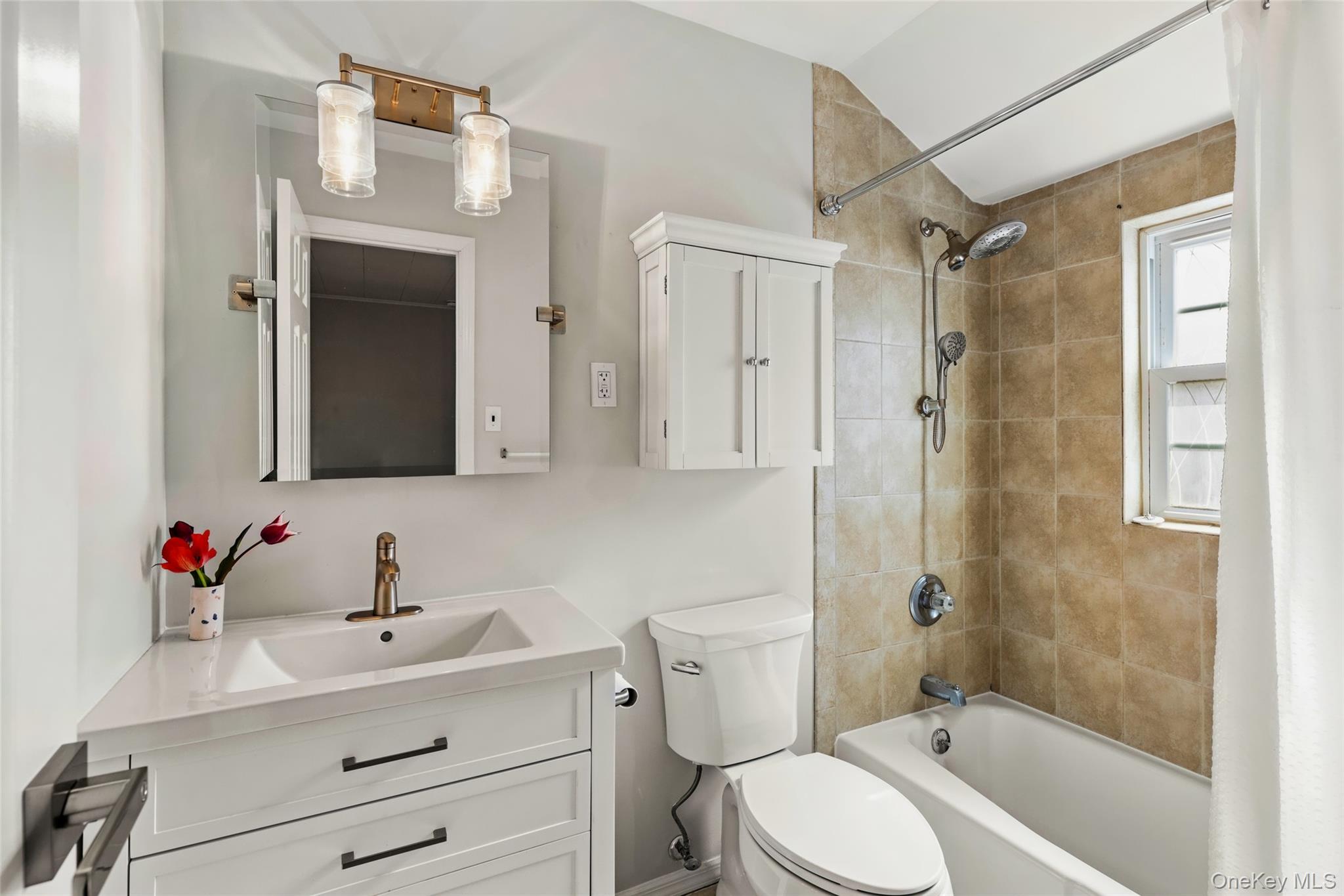 #13 photo, 373 Great River Road, サフォーク郡 Great River , NY 11739