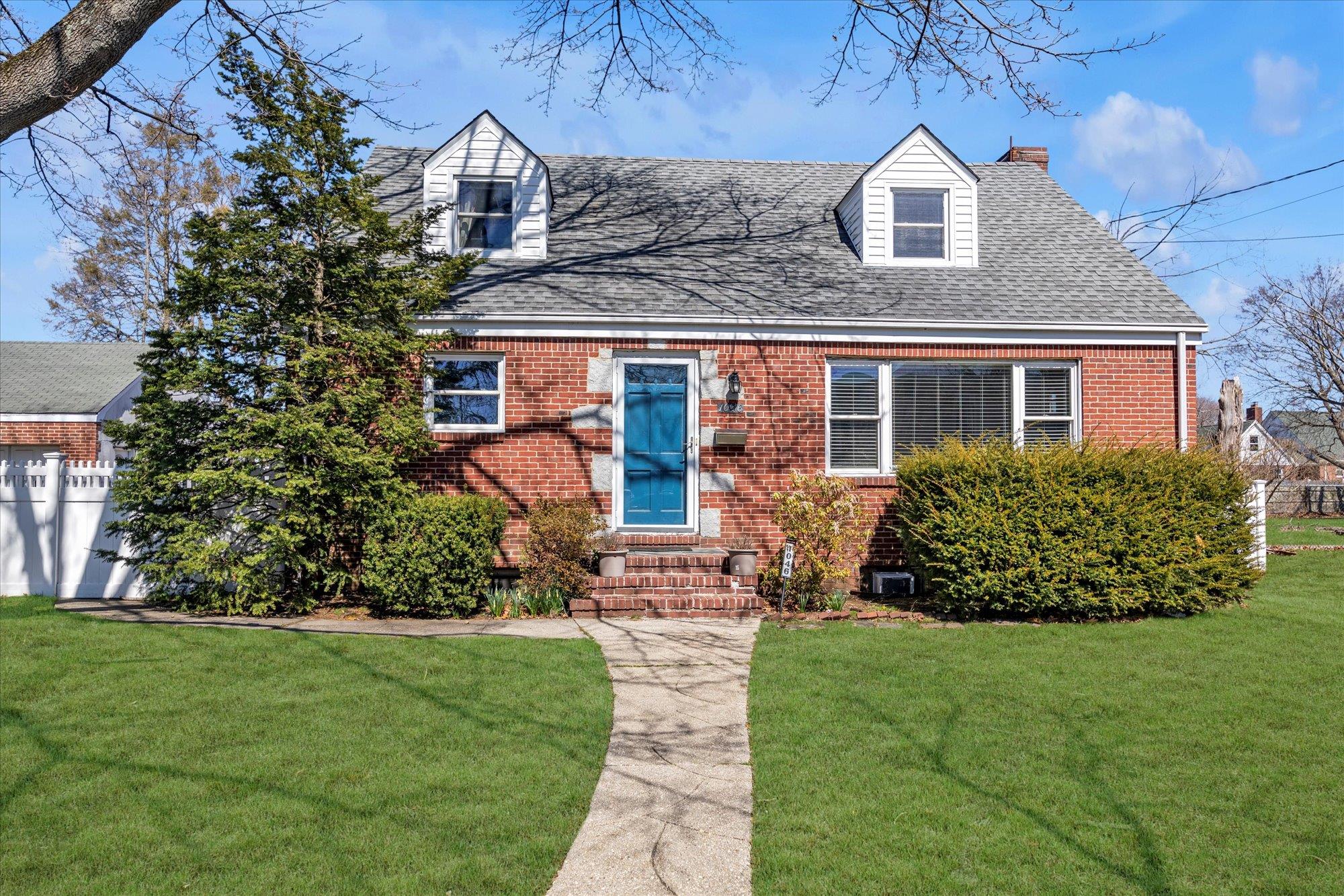 #1 photo, 1046 Stewart Avenue, Bethpage , NY 11714