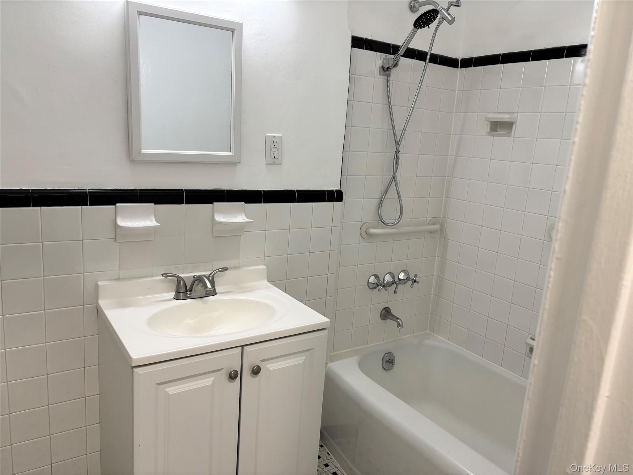 #11 photo, 1133 Midland Avenue, Yonkers , NY 10708