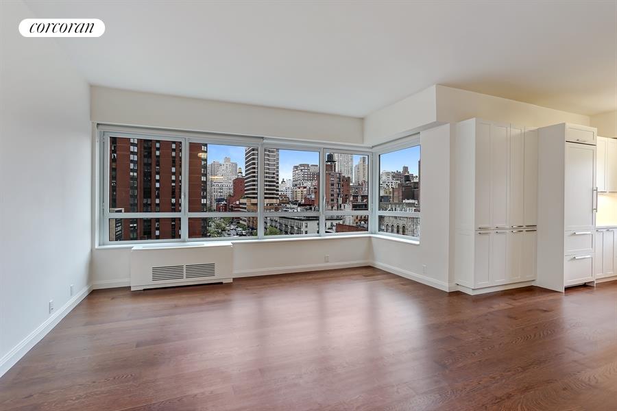 #1 photo, 200 E 94TH Street, Yorkville , NY 10128