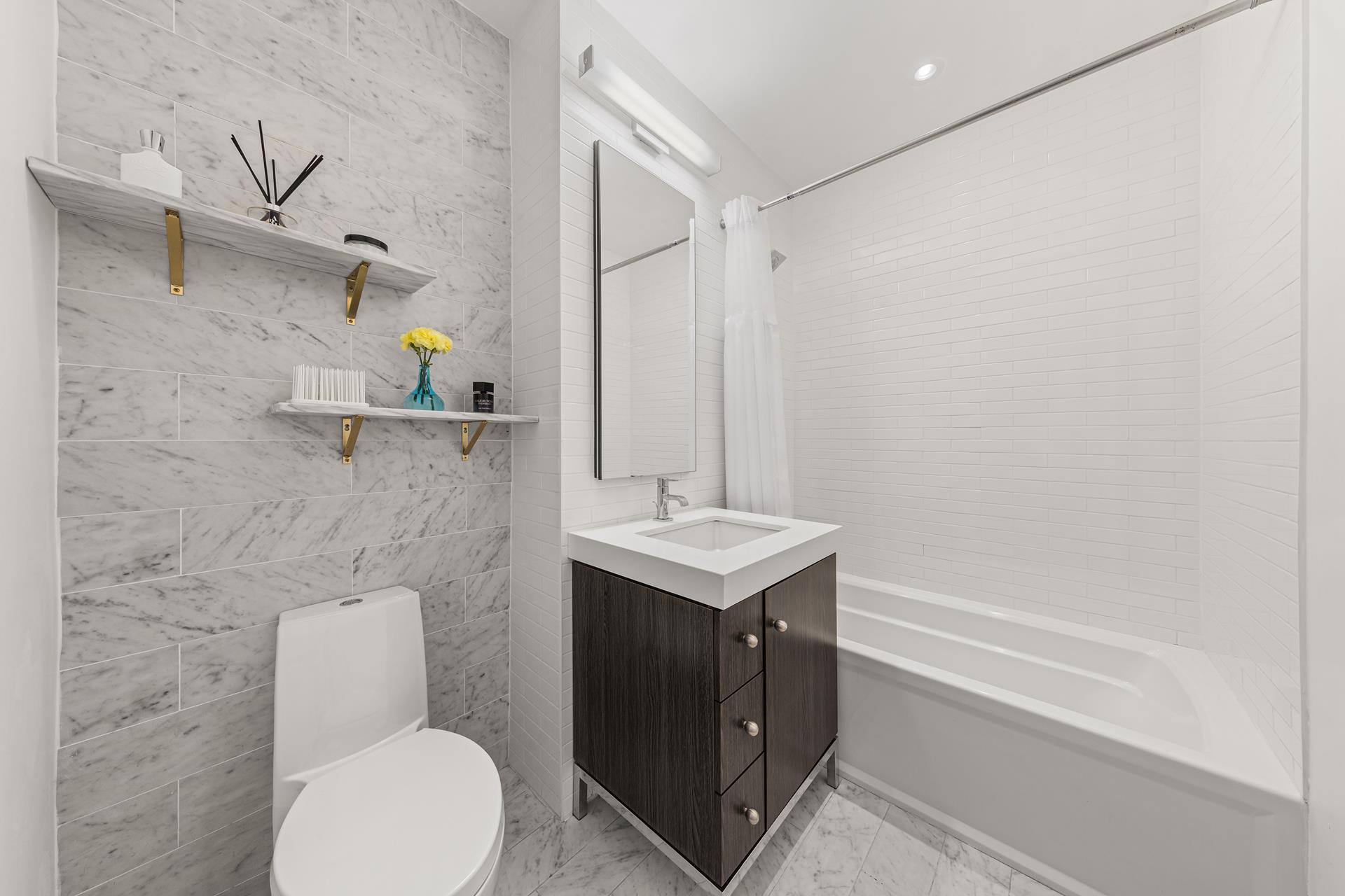 #7 photo, 416 W 52ND Street, マンハッタン Hells Kitchen , NY 10019