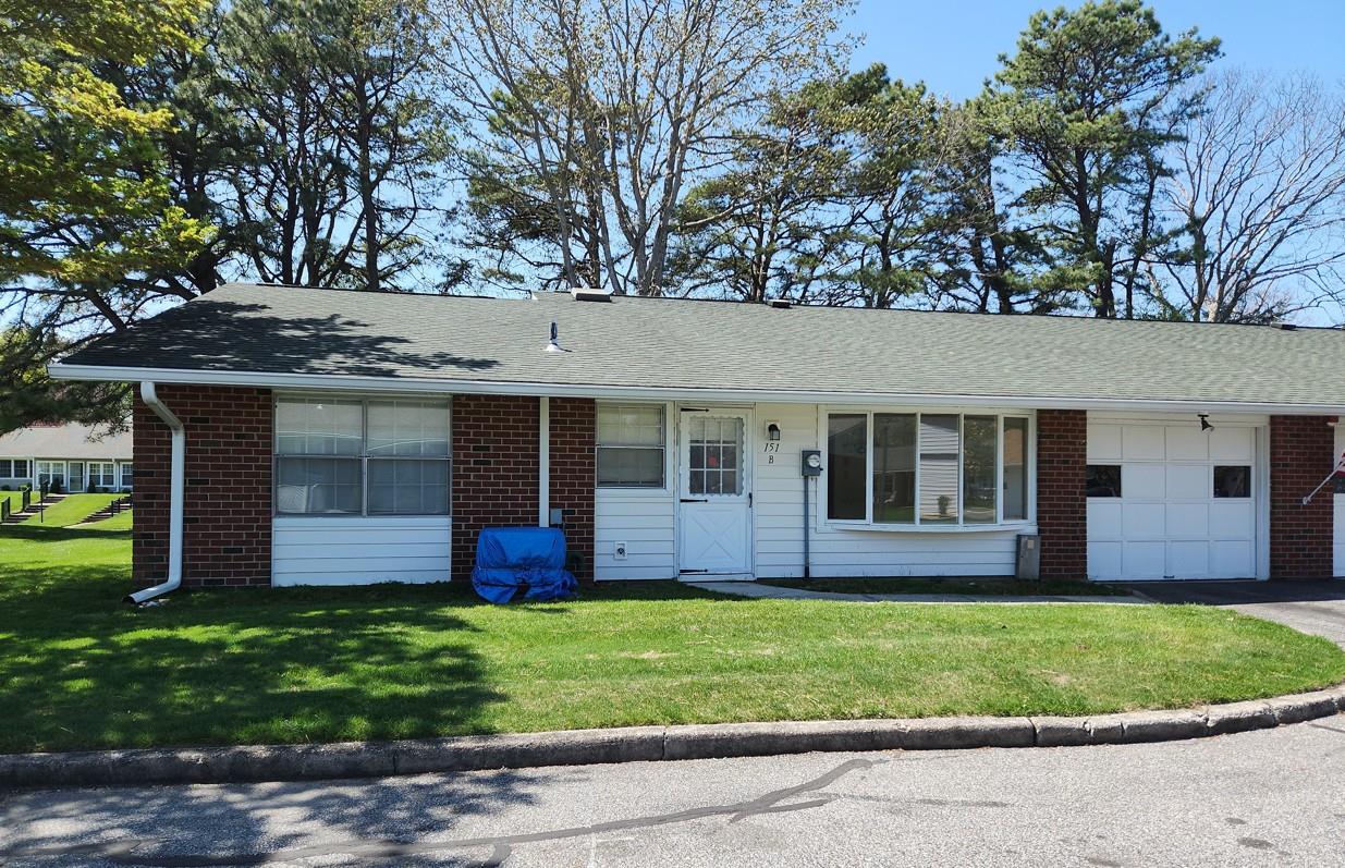 #1 photo, 151 Eastbourne Court, Ridge , NY 11961