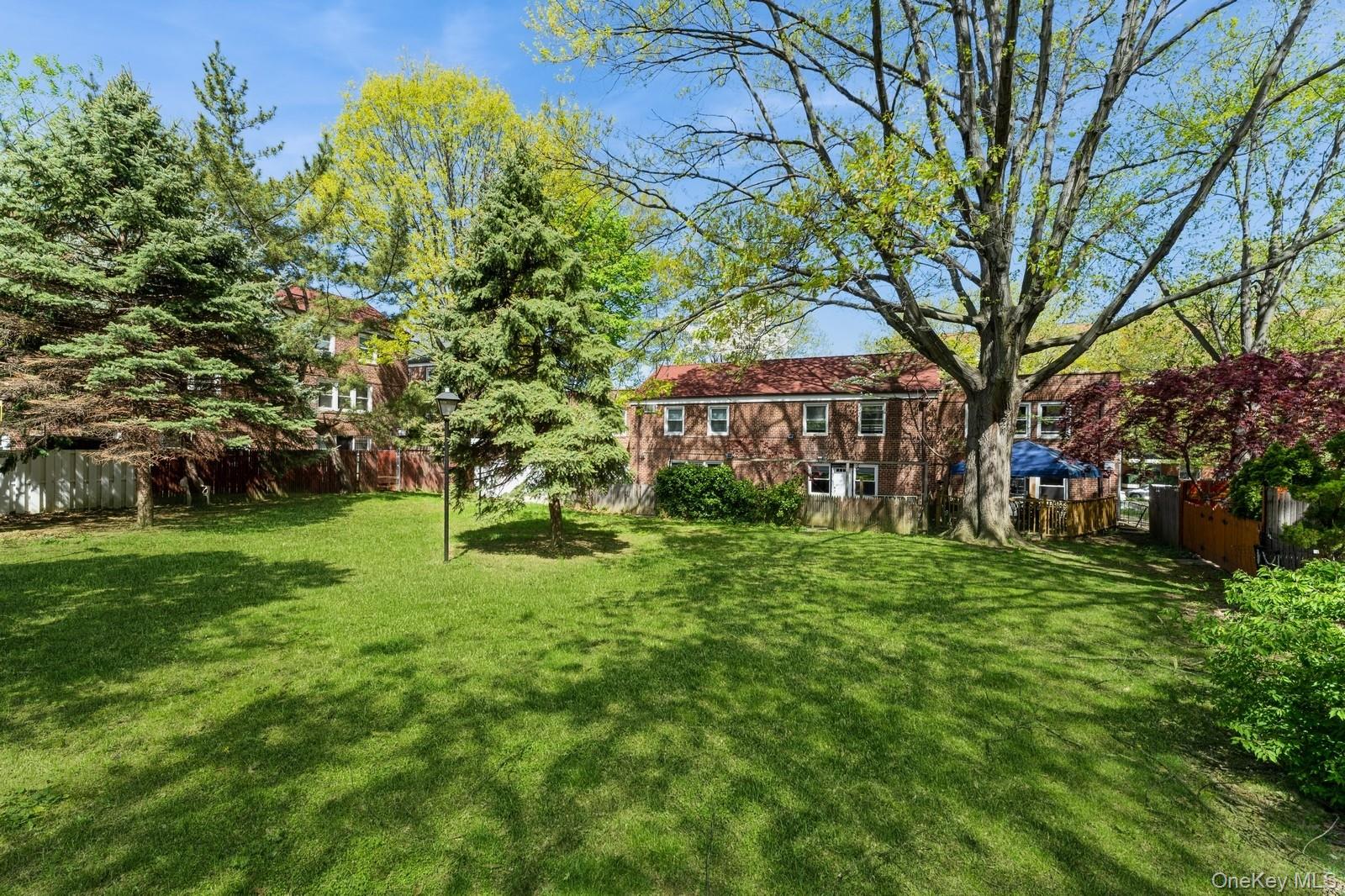 #18 photo, 149-32 Union Turnpike, クイーンズ区 Briarwood , NY 11367