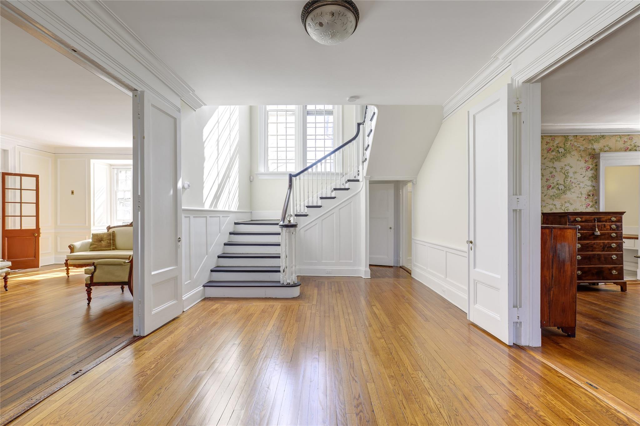 #13 photo, 44 North Drive, Manhasset , NY 11030