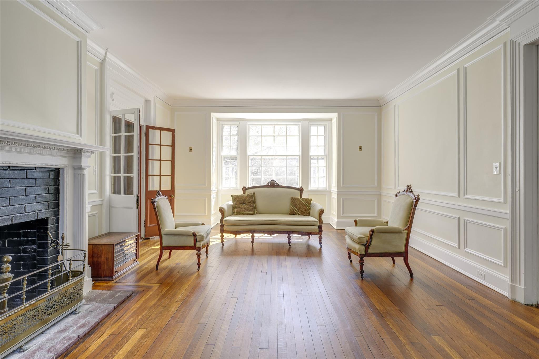 #14 photo, 44 North Drive, Manhasset , NY 11030