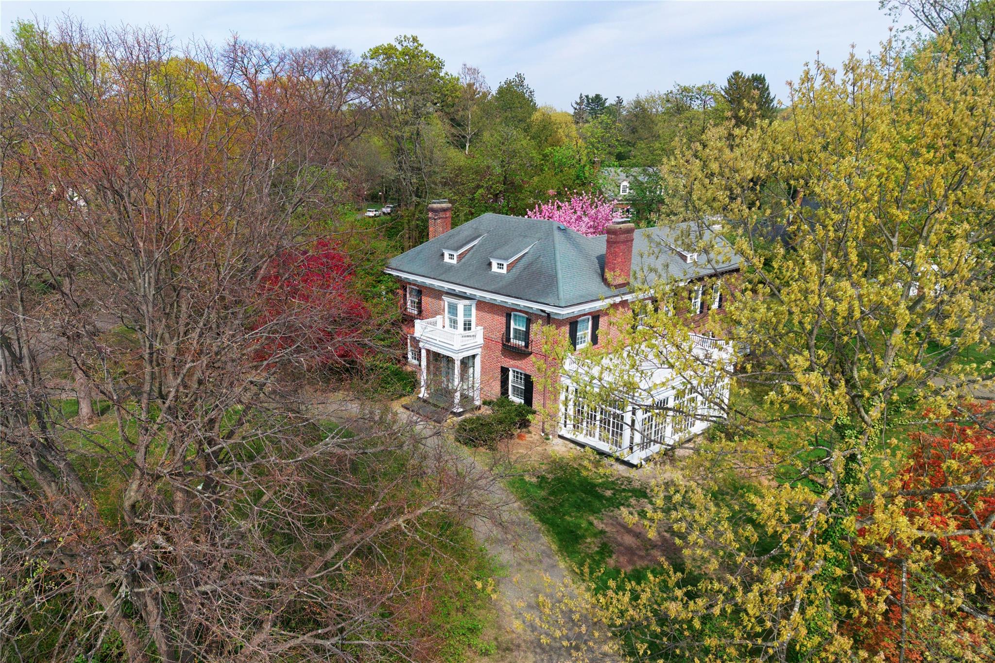 #2 photo, 44 North Drive, Manhasset , NY 11030