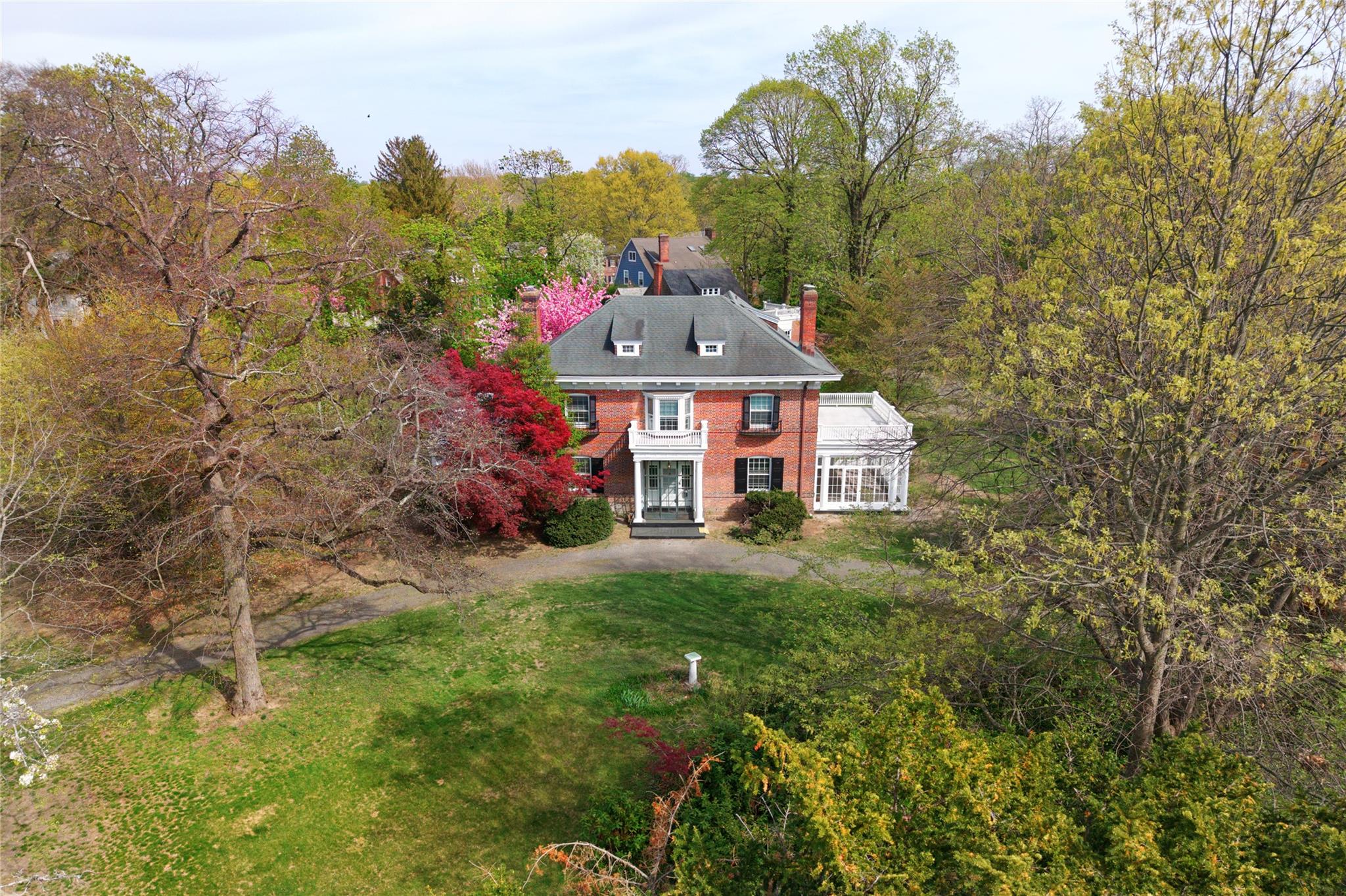 #4 photo, 44 North Drive, Manhasset , NY 11030