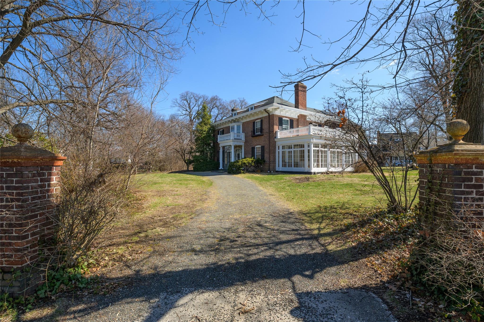 #9 photo, 44 North Drive, Manhasset , NY 11030