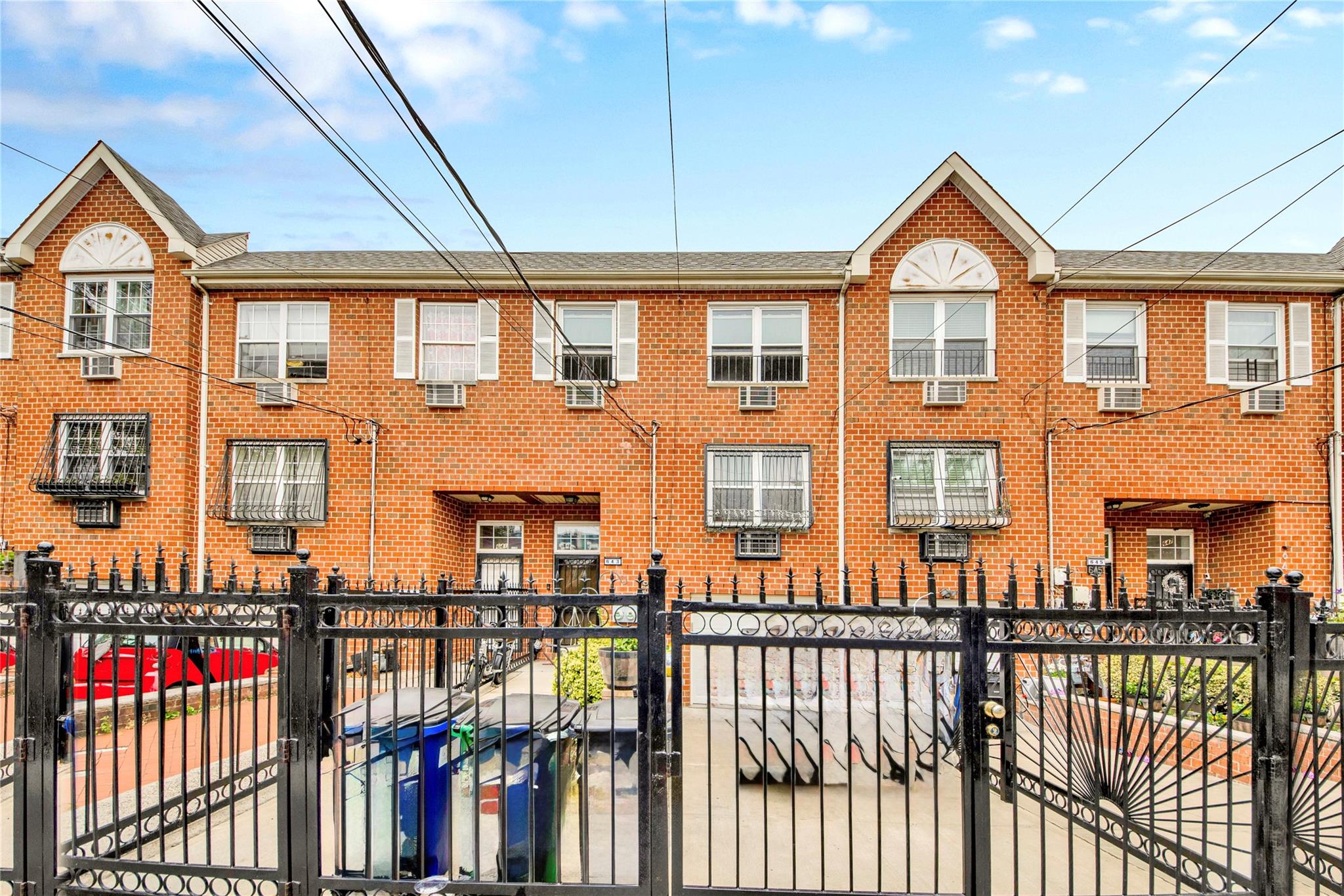 #2 photo, 643 Underhill Avenue, Bronx , NY 10473