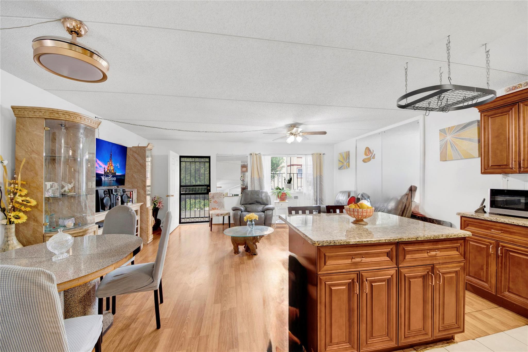 #4 photo, 643 Underhill Avenue, Bronx , NY 10473