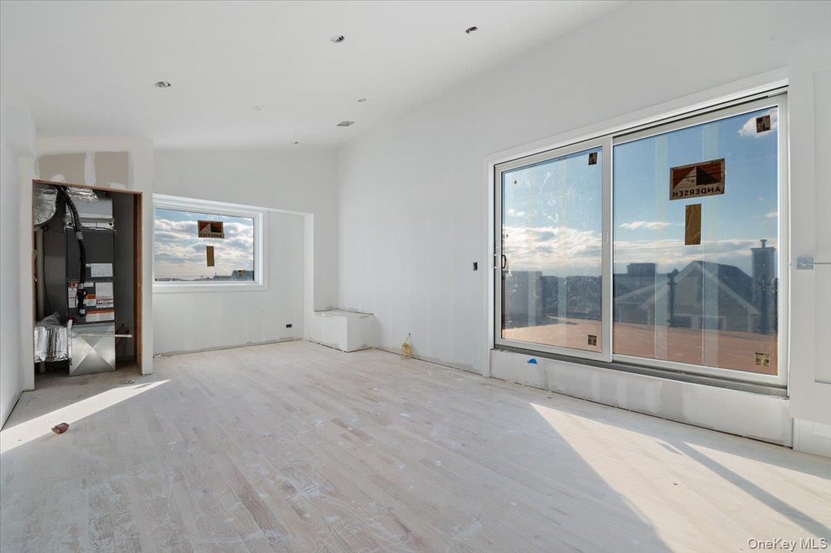 #10 photo, 56 Oregon Street, ナッソー郡 Long Beach , NY 11561