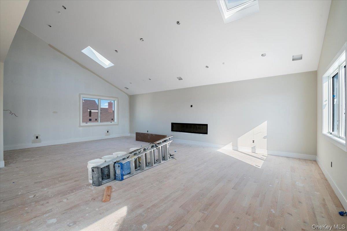 #3 photo, 56 Oregon Street, ナッソー郡 Long Beach , NY 11561