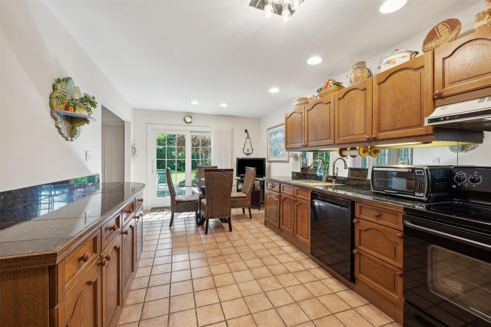 #10 photo, 520 Hampton Road, サフォーク郡 Southampton , NY 11968