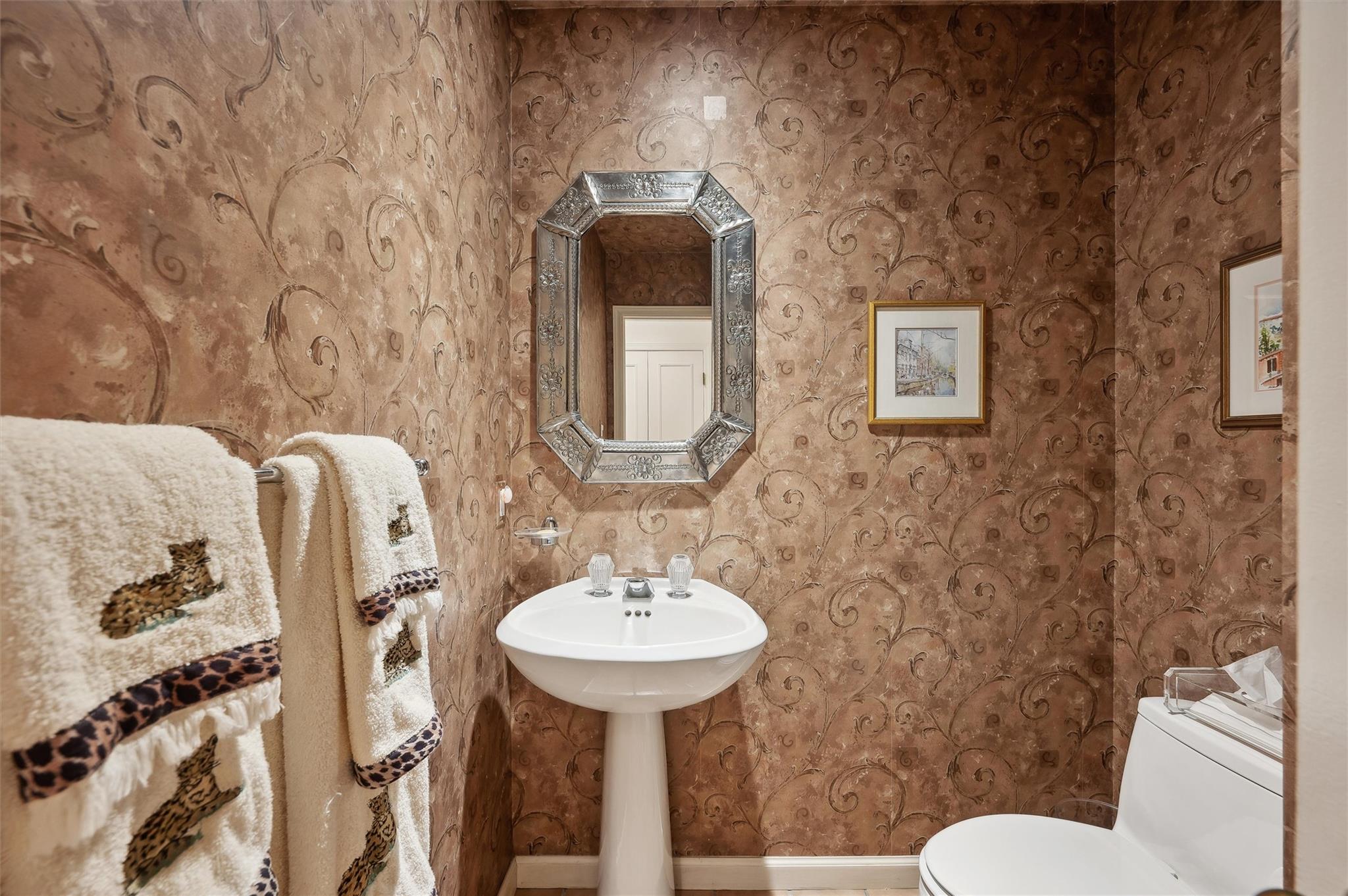 #13 photo, 520 Hampton Road, サフォーク郡 Southampton , NY 11968