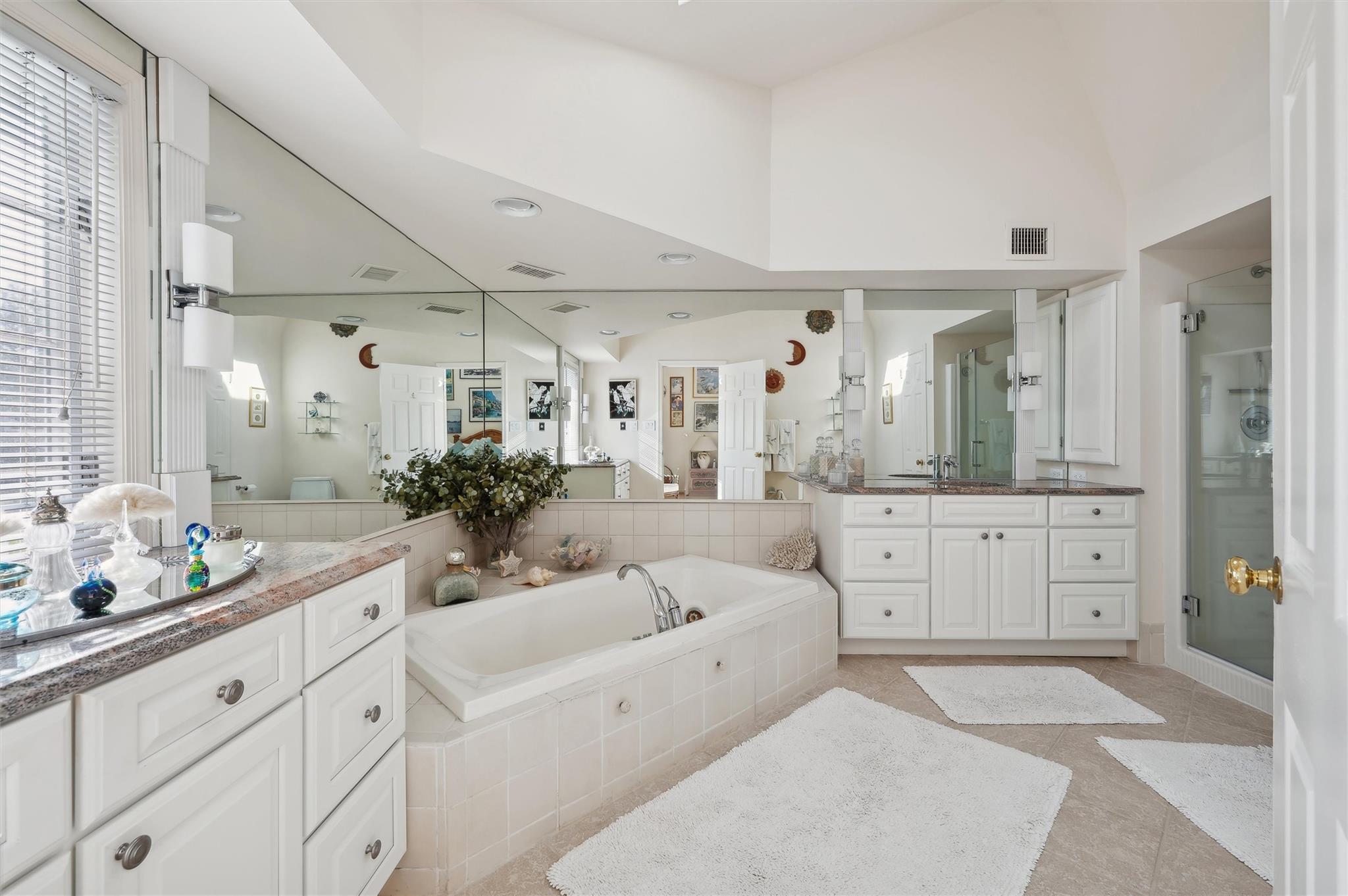 #16 photo, 520 Hampton Road, サフォーク郡 Southampton , NY 11968