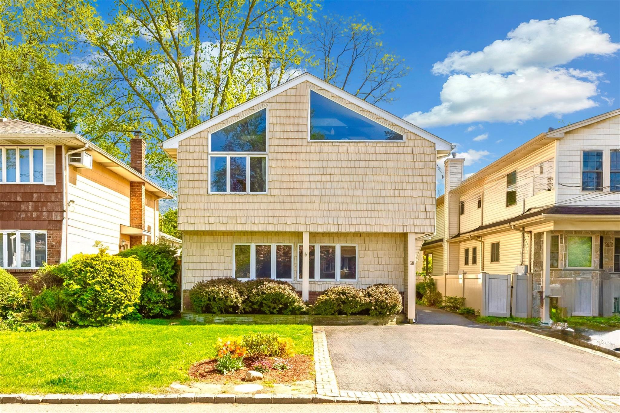 #1 photo, 38 Corchaug Avenue, Port Washington , NY 11050